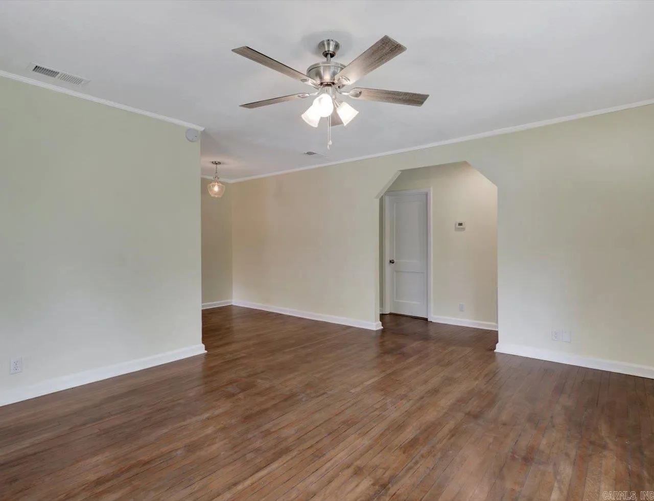 Property at 221  Augustus - Image 8
