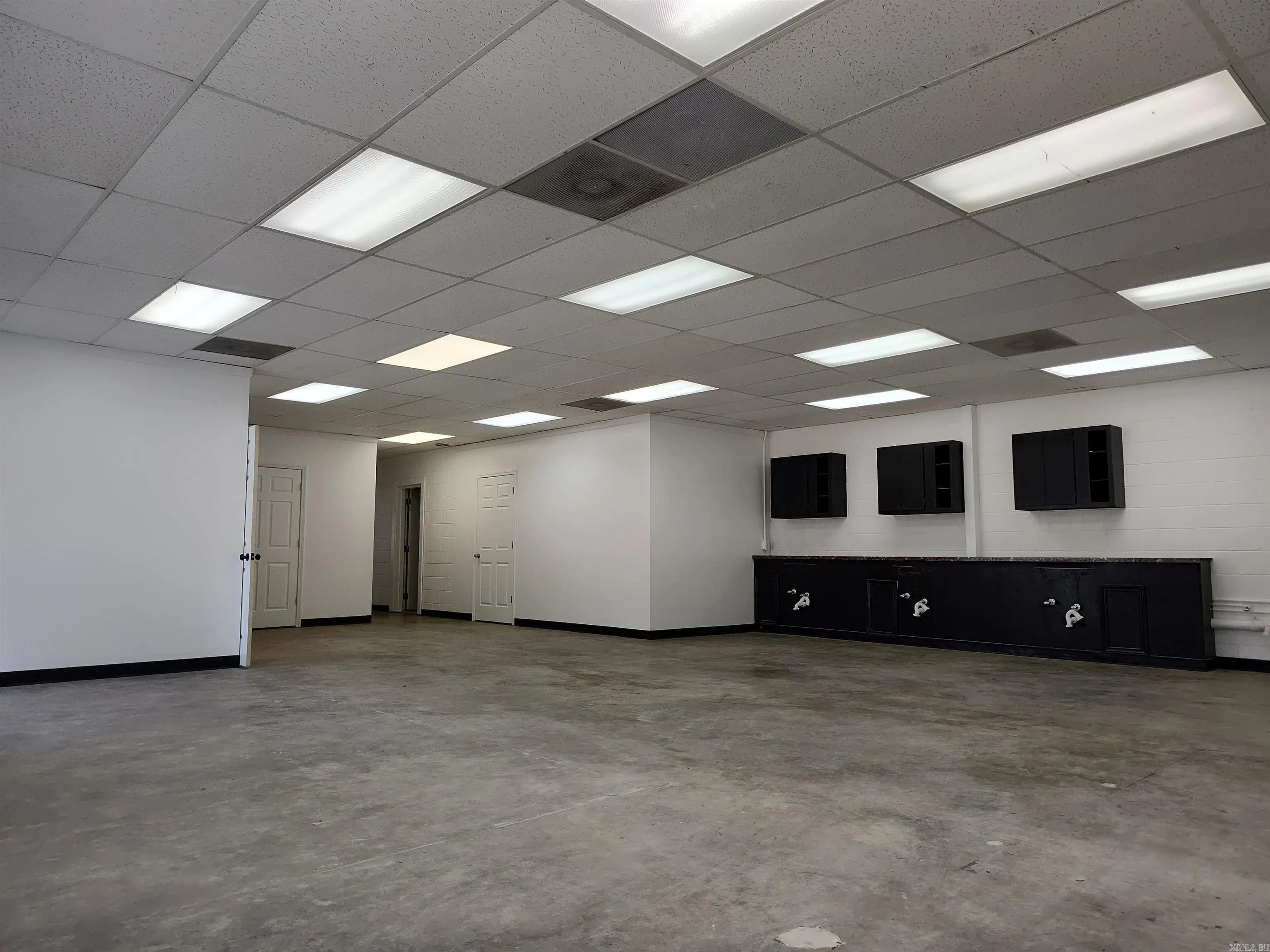 Property at 1407 N West  1409 N. West Ave - Image 13