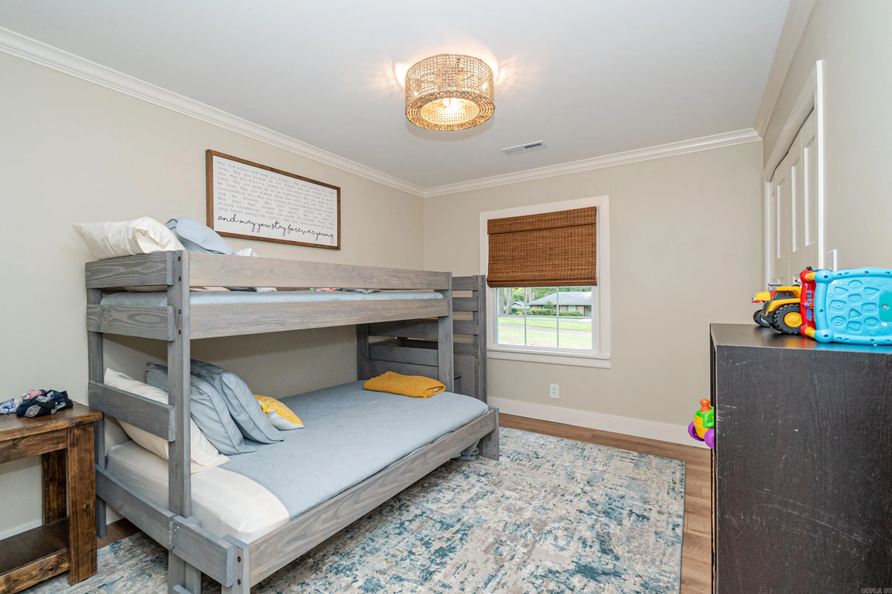 Property at 2504  Forest lawn dr - Image 16