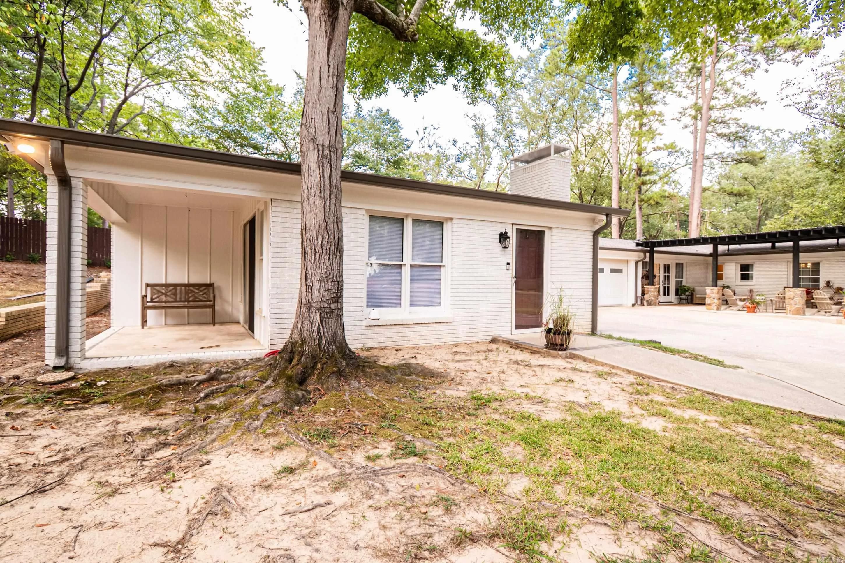 Property at 2504  Forest lawn dr - Image 32