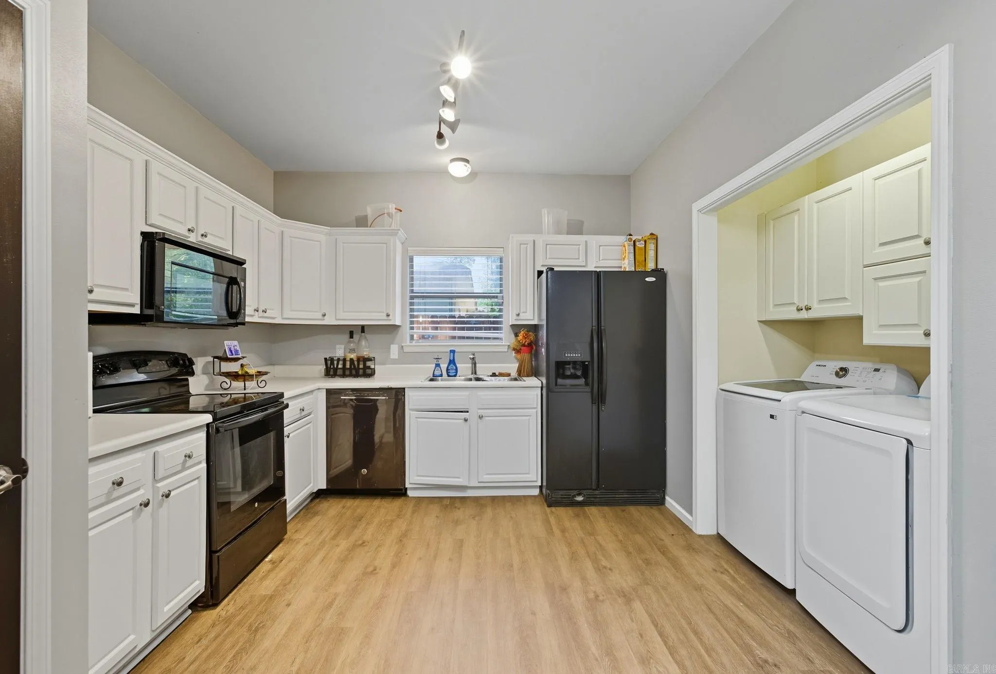 Property at 3202  Fawn - Image 6