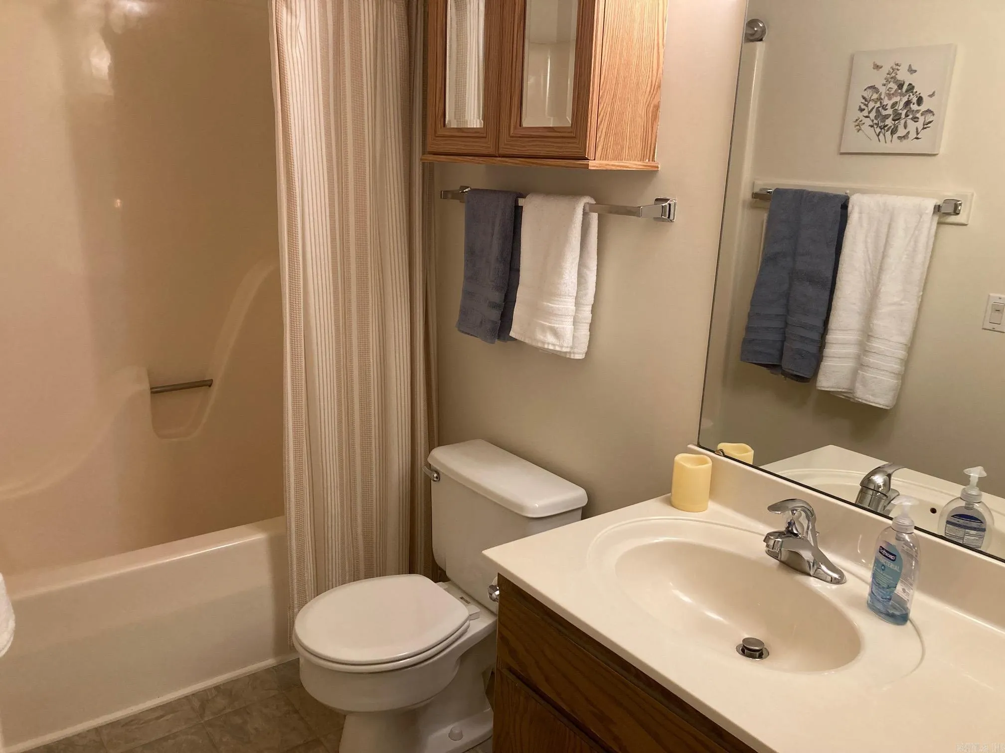 Property at 22  Constantina - Image 25