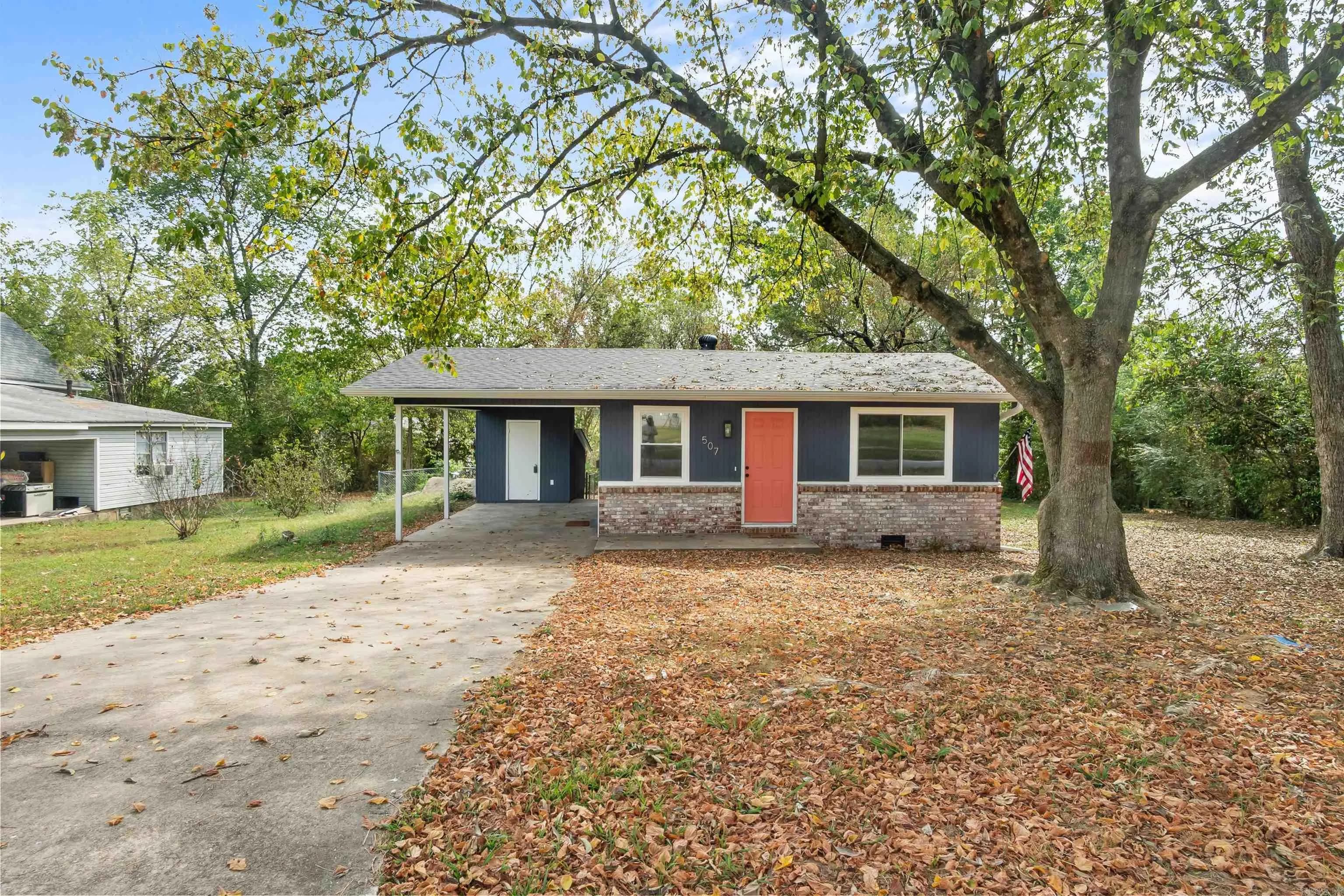 Property at 507  Case - Image 3