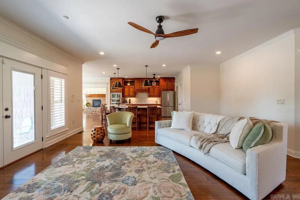 Property at 4  Woodridge - Image 10