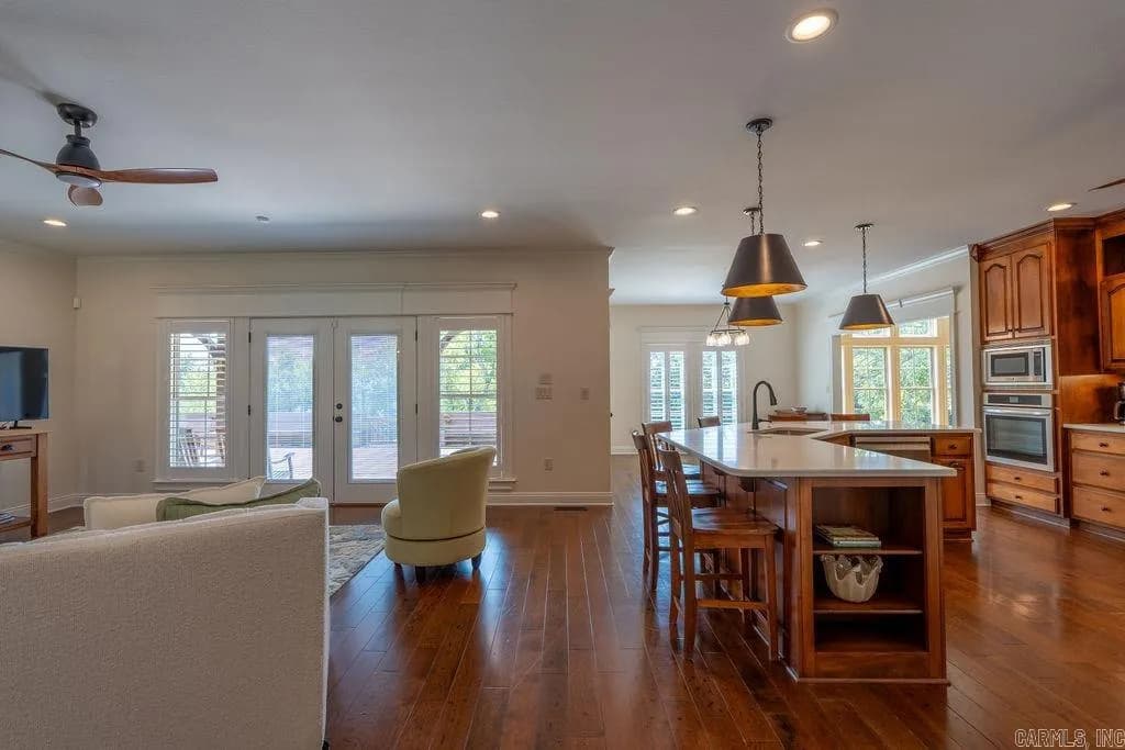 Property at 4  Woodridge - Image 9