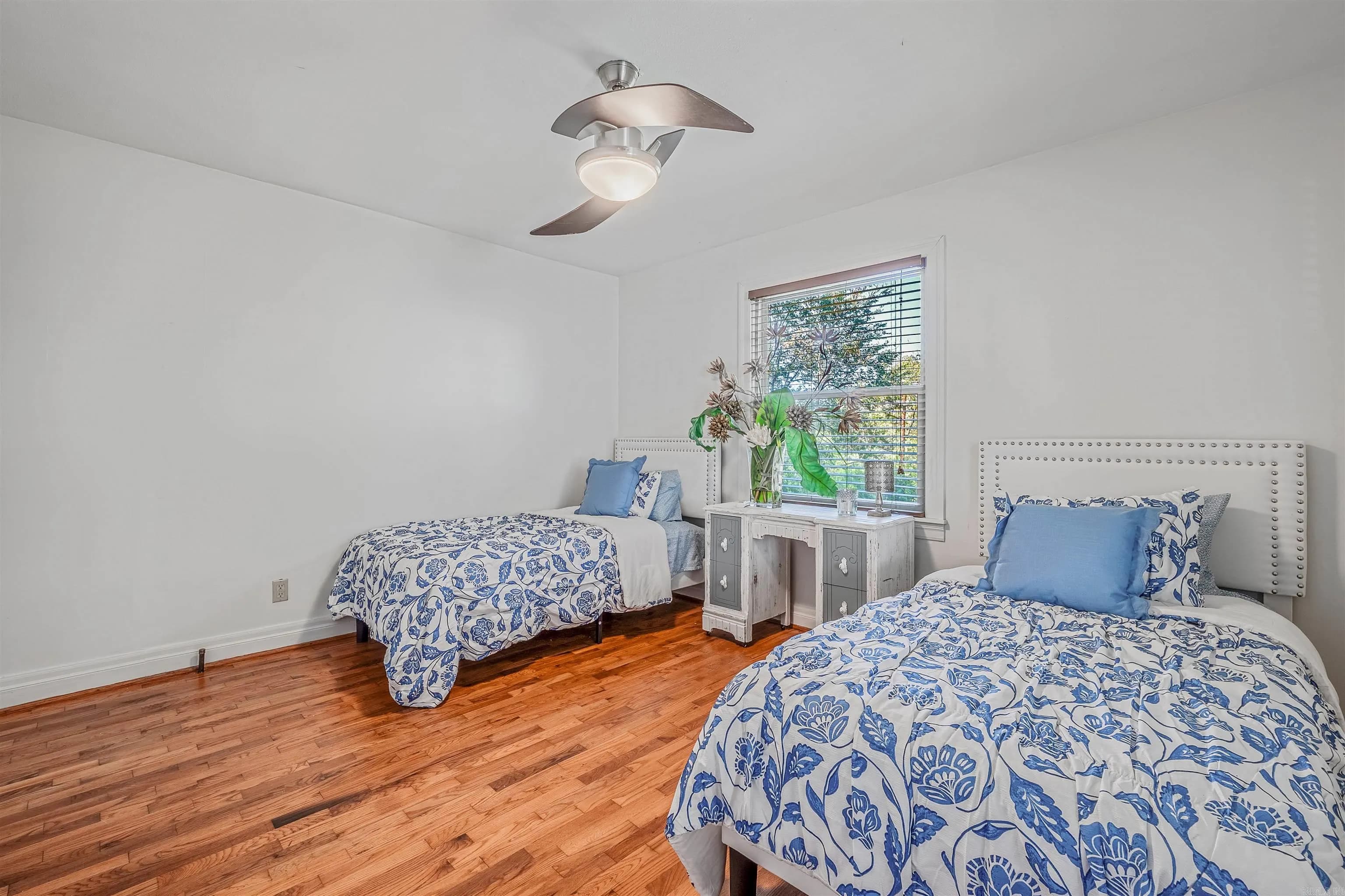 Property at 163  Sheridan road - Image 19