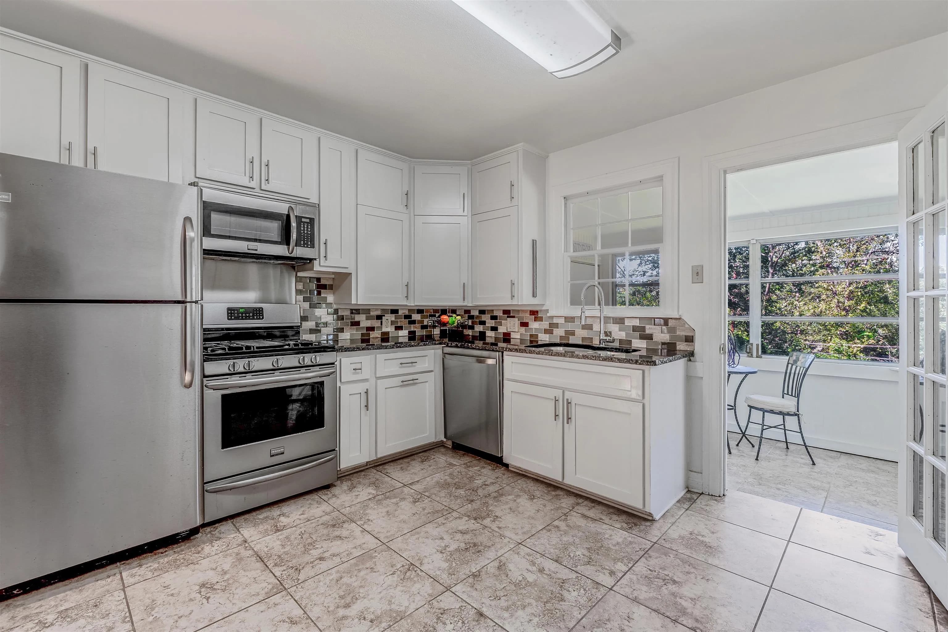 Property at 163  Sheridan road - Image 10