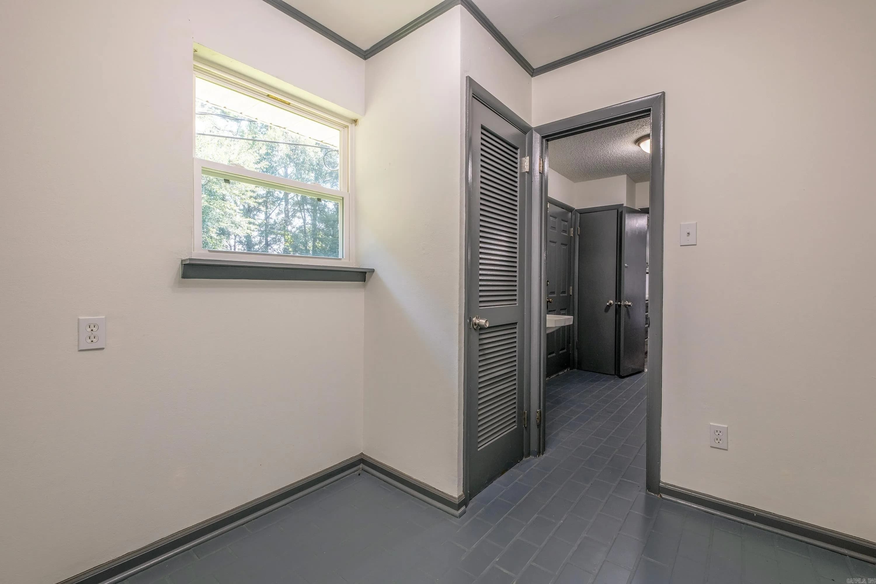 Property at 10925  Lorie lane - Image 31