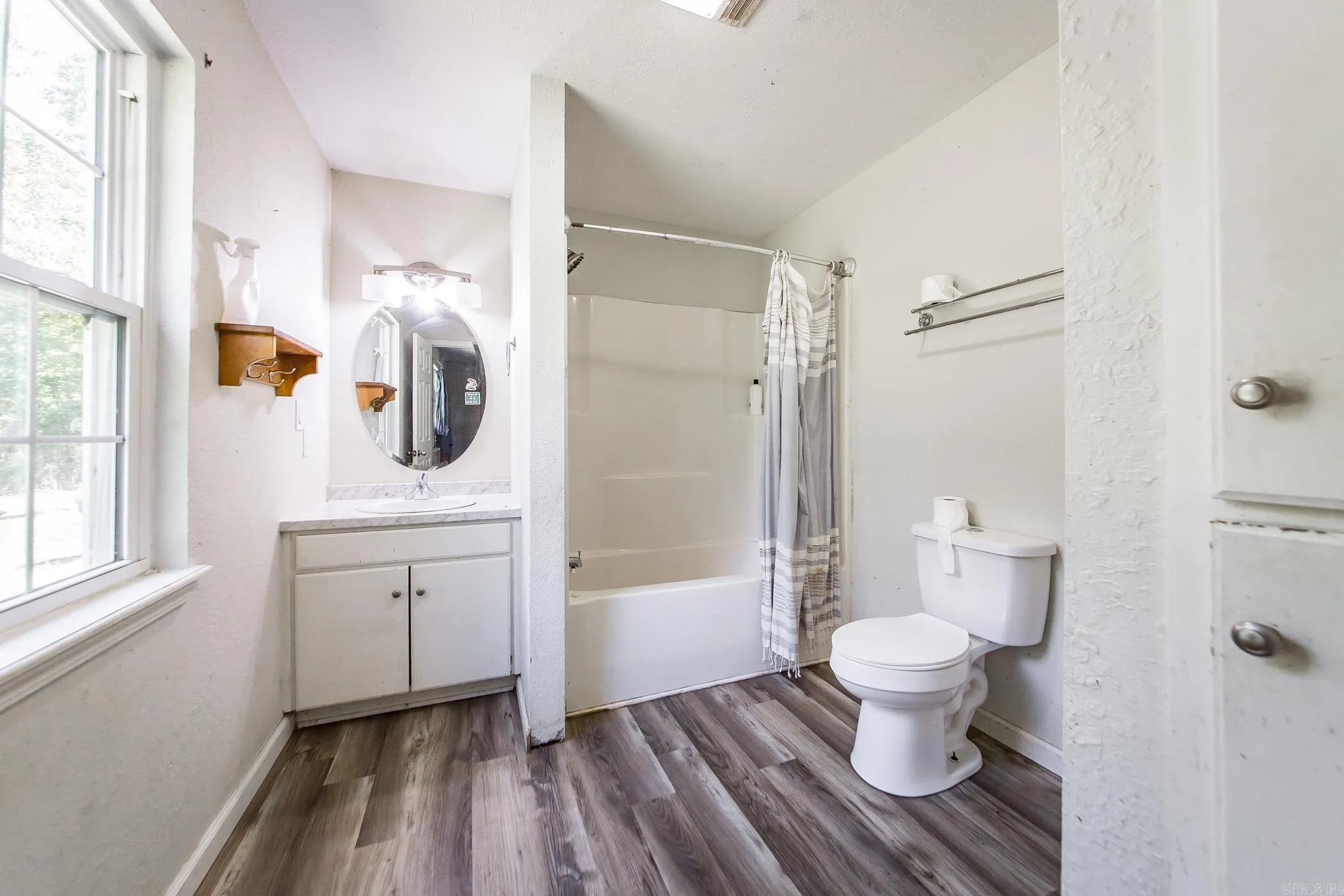 Property at 883  Ozark - Image 16
