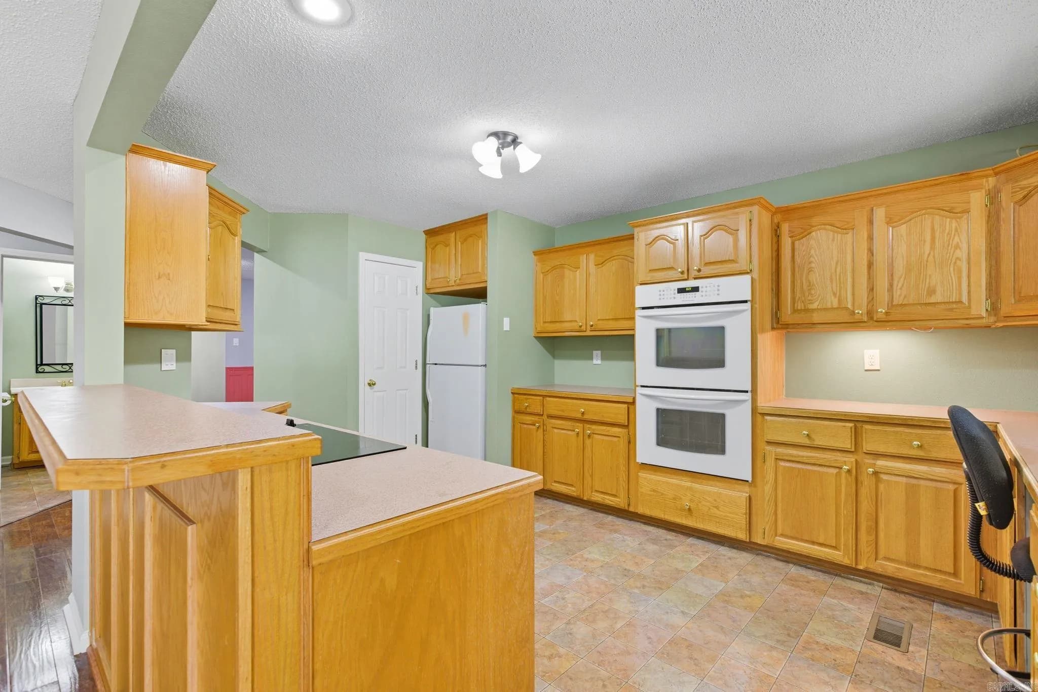 Property at 1100  Jennifer lane - Image 15