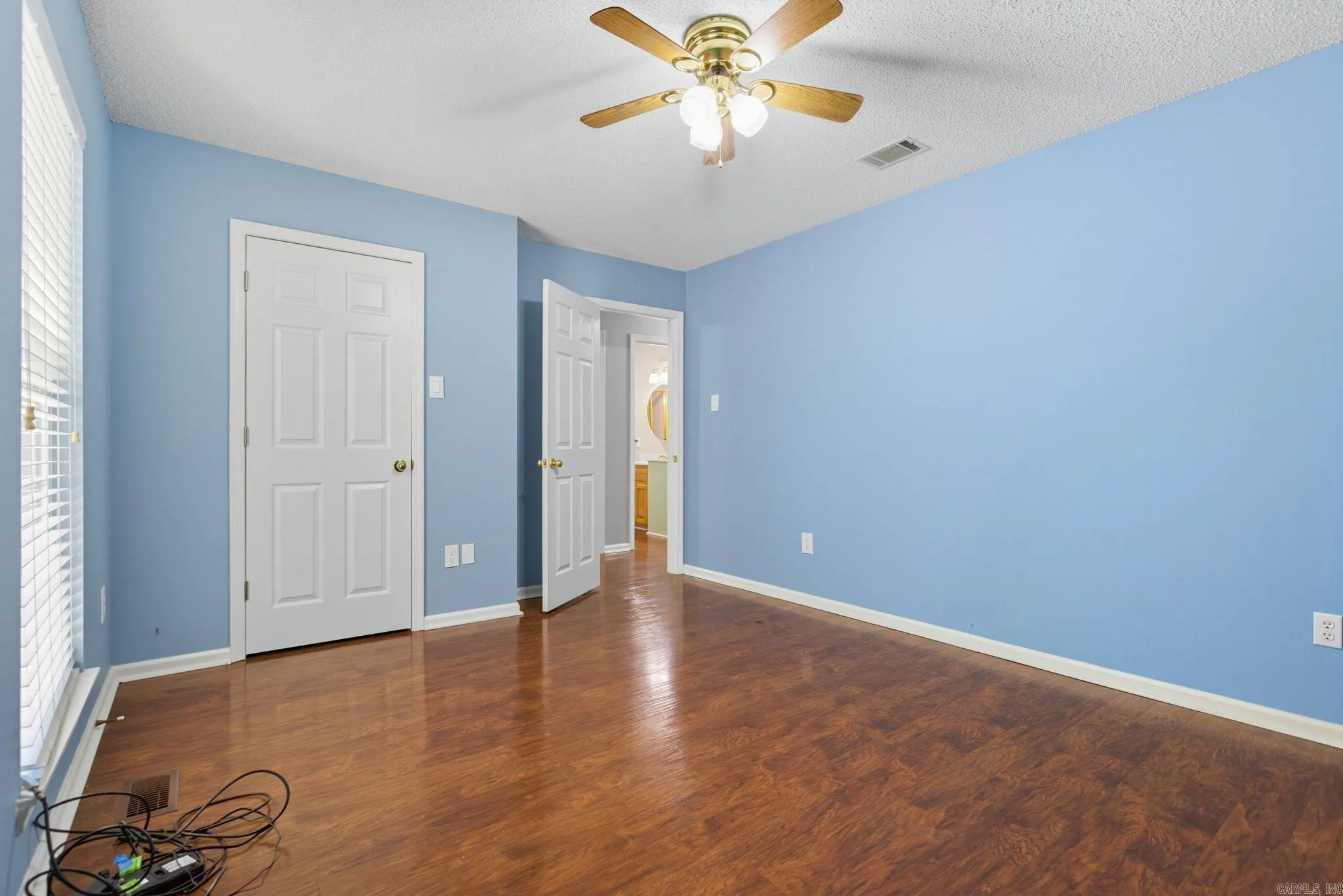 Property at 1100  Jennifer lane - Image 26