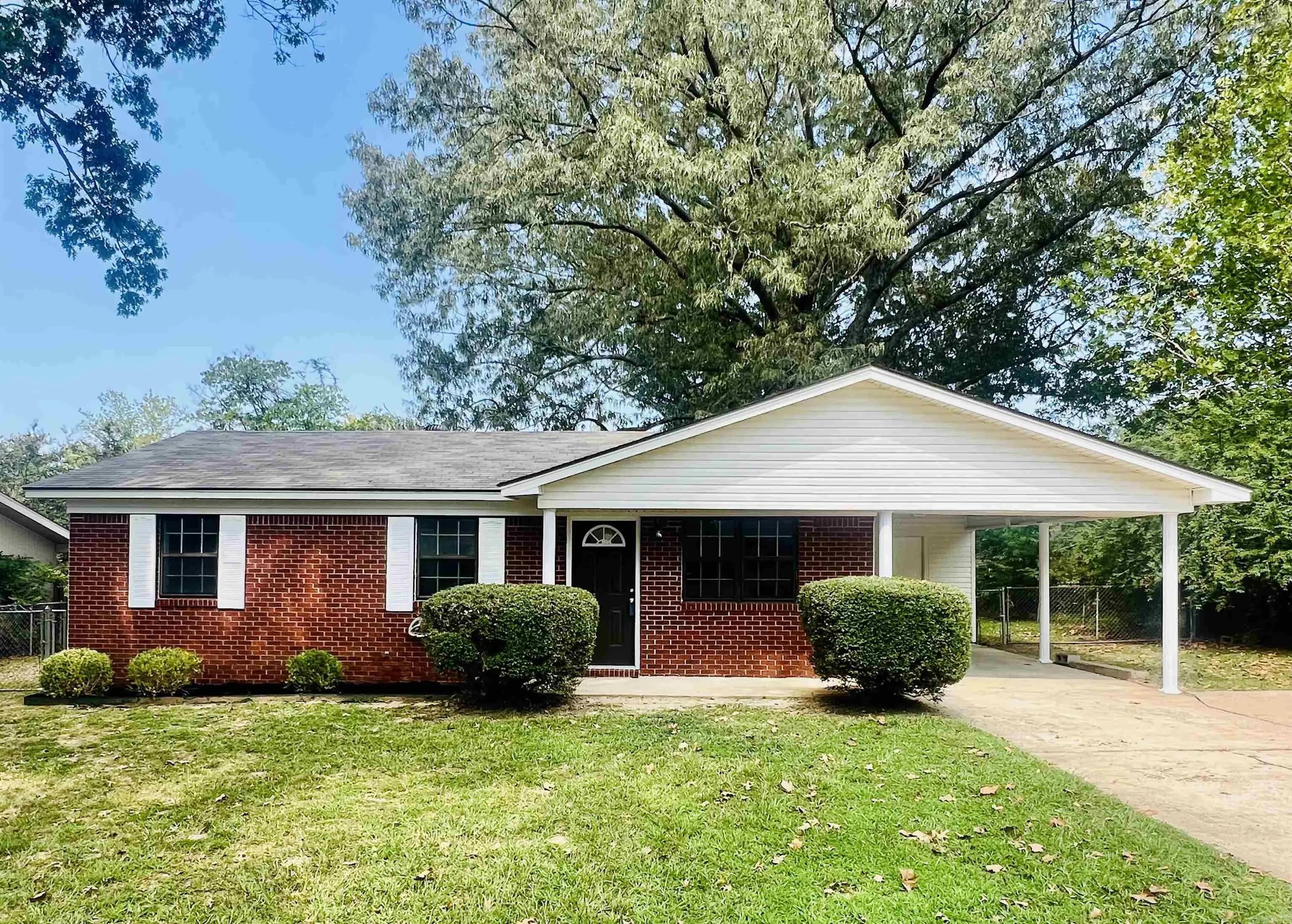 Property at 1110  Wright - Image 1