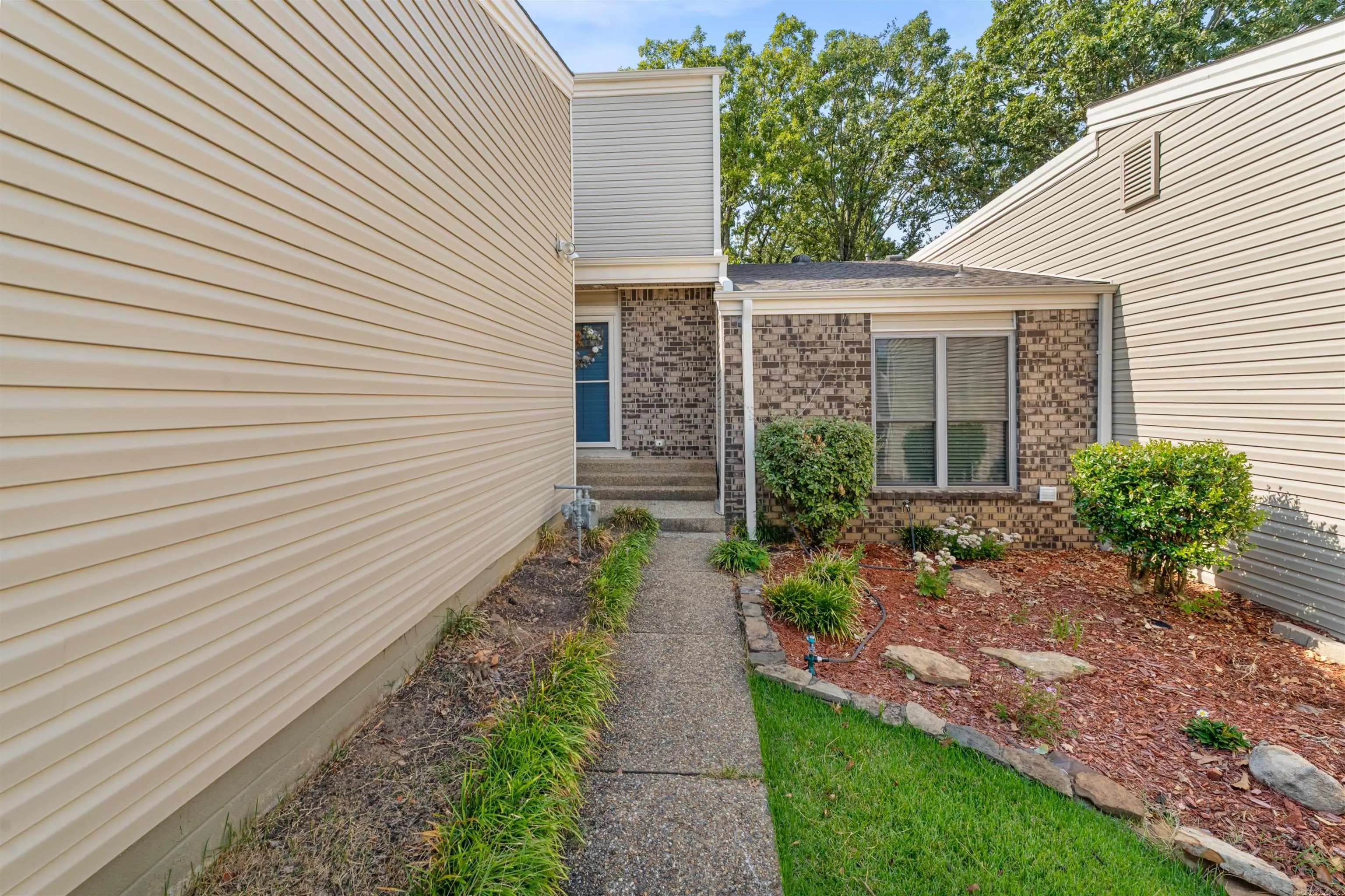 Property at 7303  Dakota - Image 2