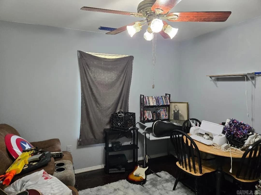 Property at 924 E Quarry - Image 14