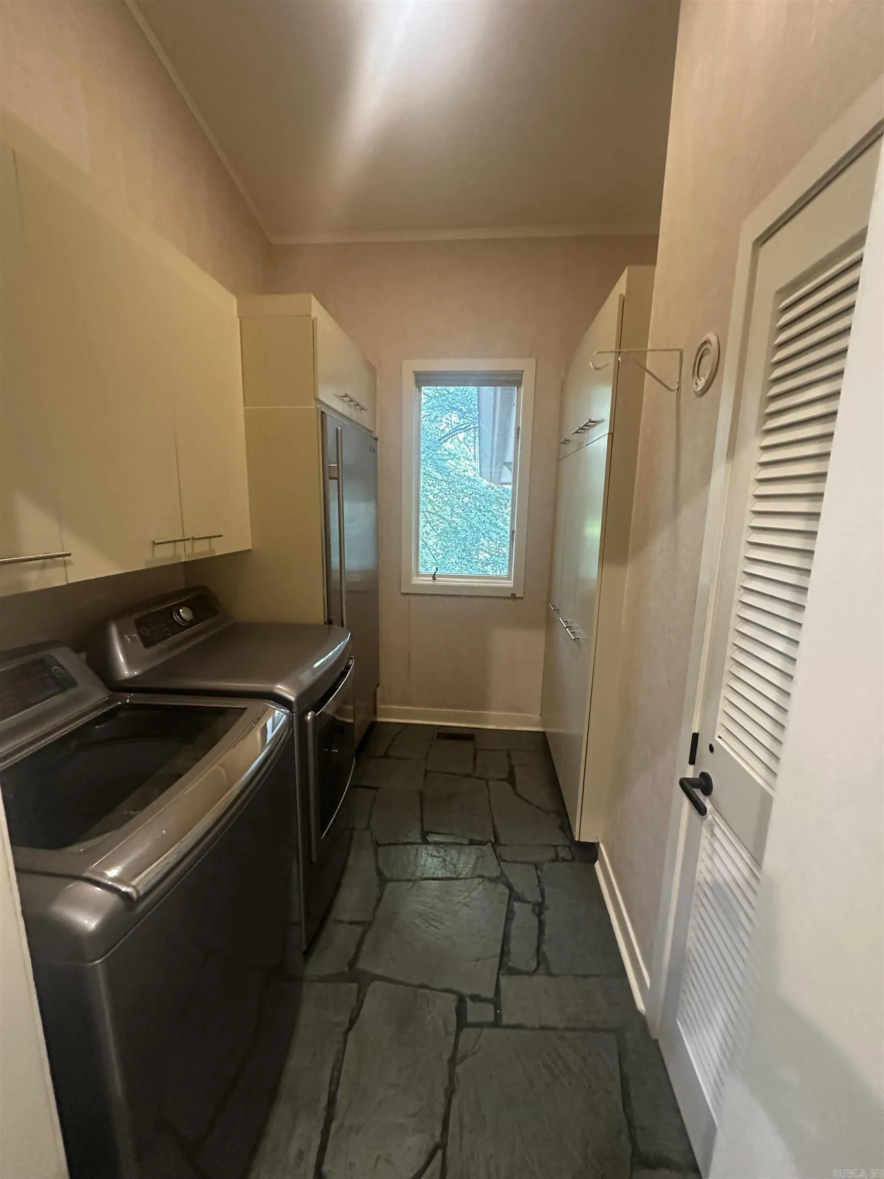 Property at 2  Ridgewood - Image 7