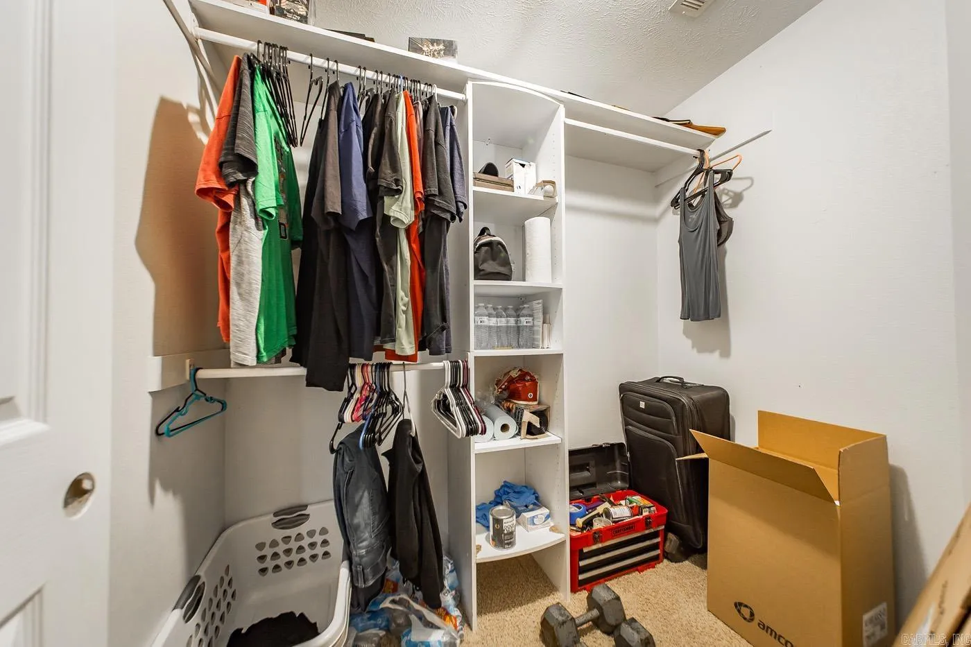 Property at 100 E Lauren - Image 15