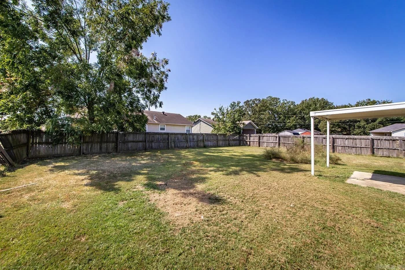 Property at 100 E Lauren - Image 26