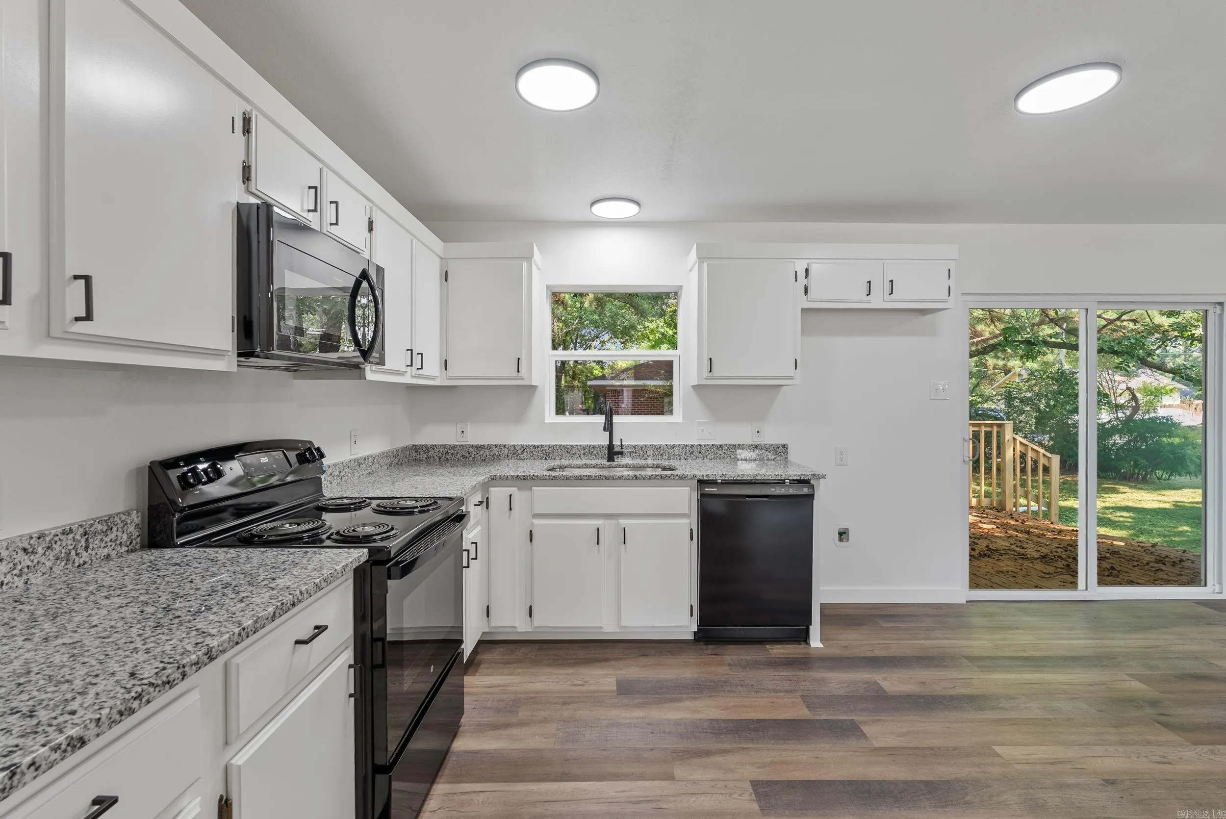 Property at 324 S Center - Image 27