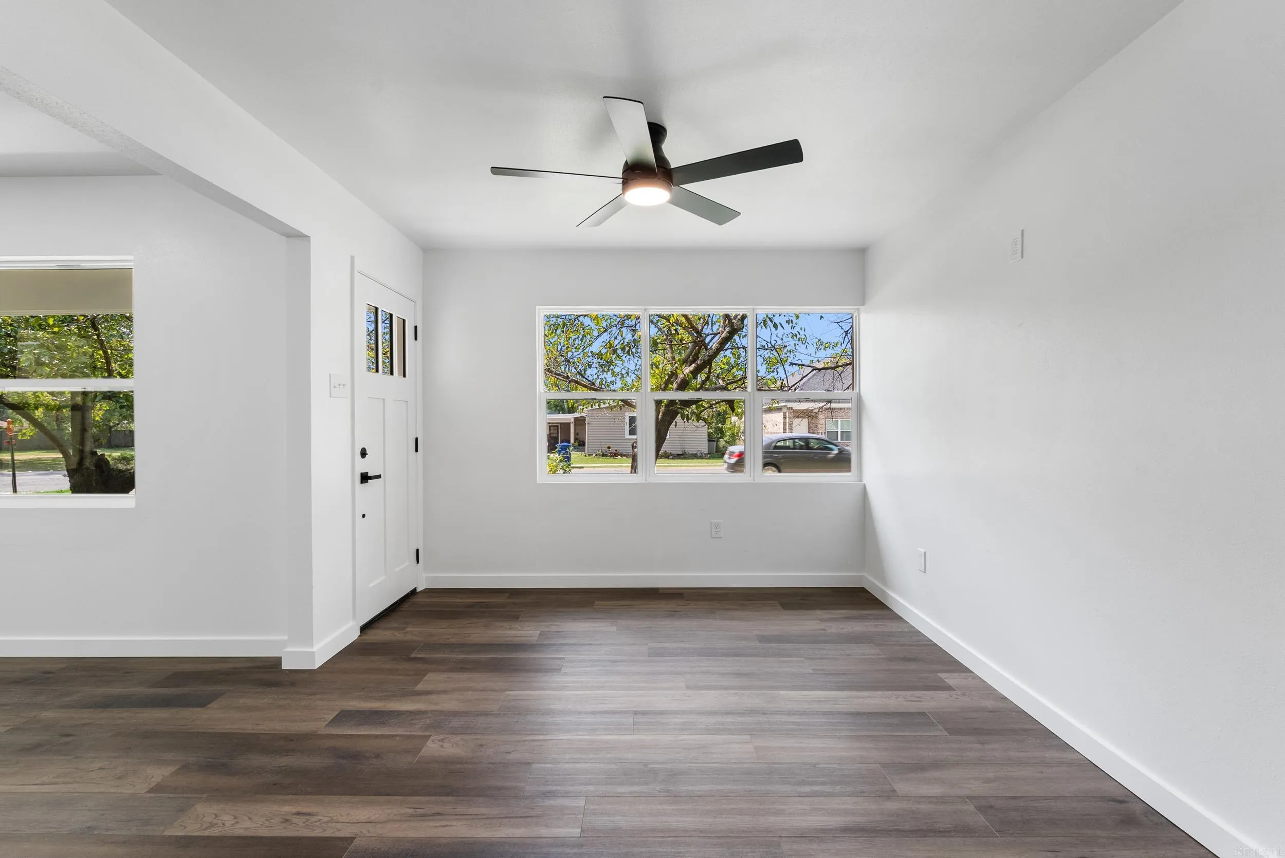 Property at 324 S Center - Image 9