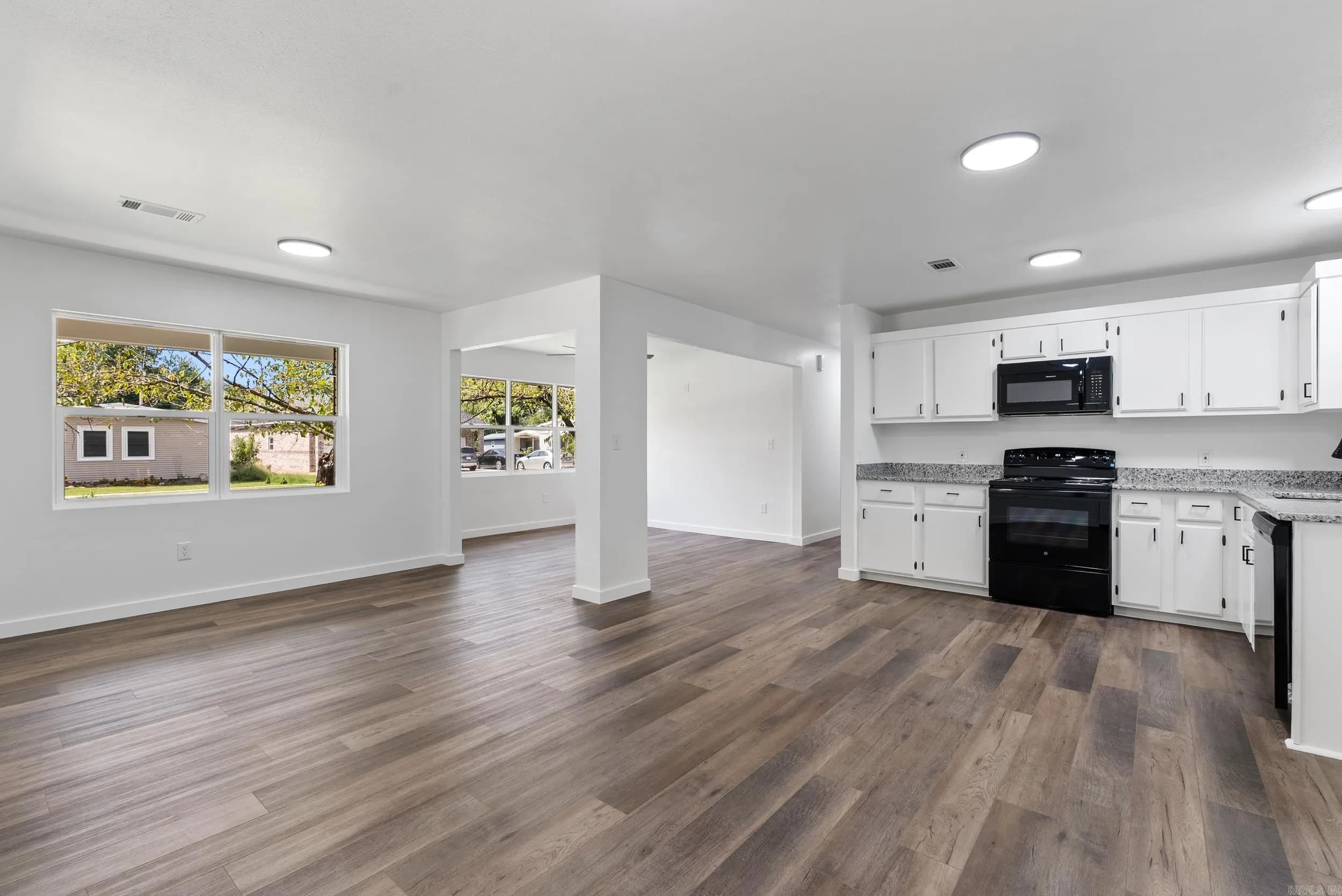 Property at 324 S Center - Image 18