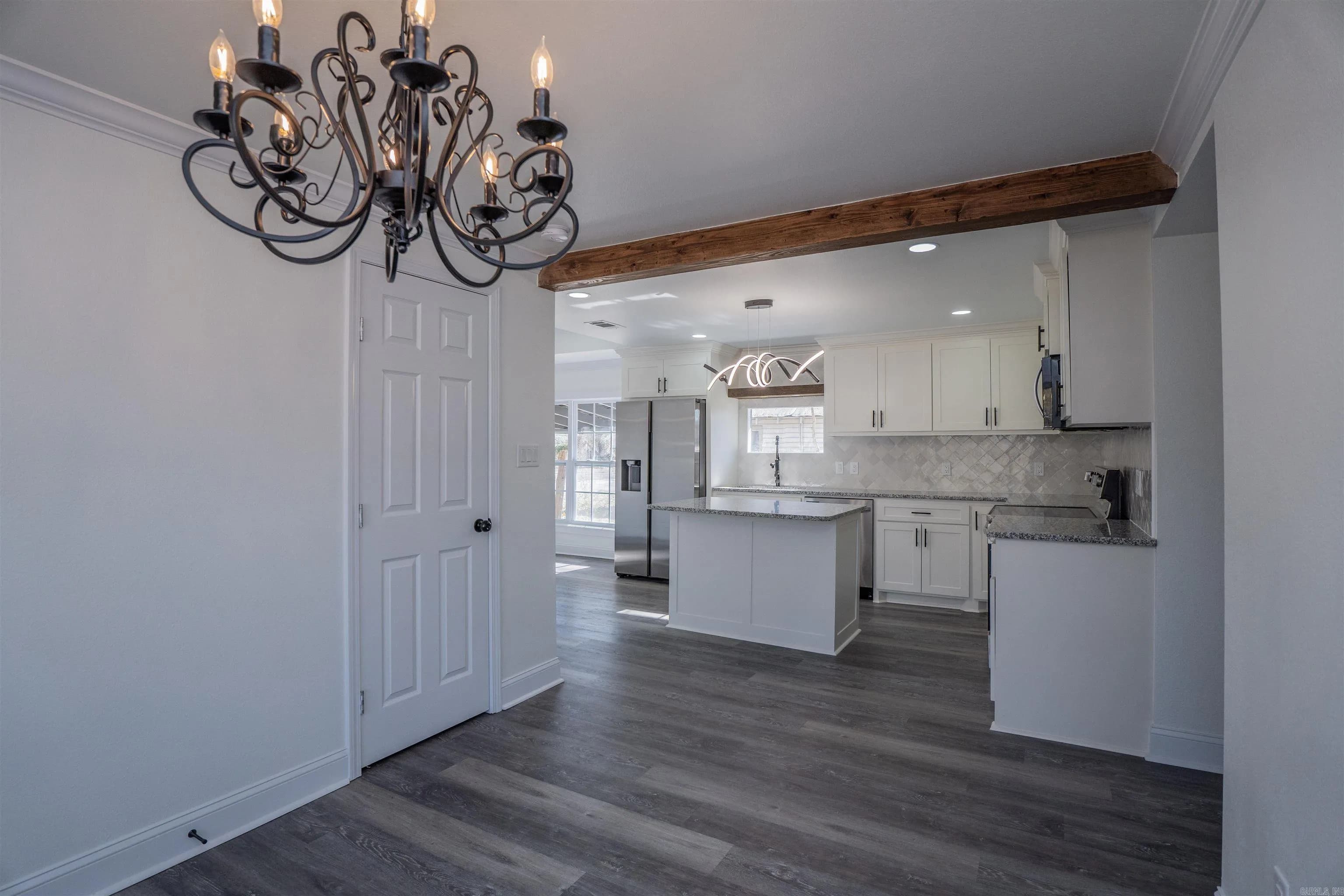 Property at 601  Border - Image 13