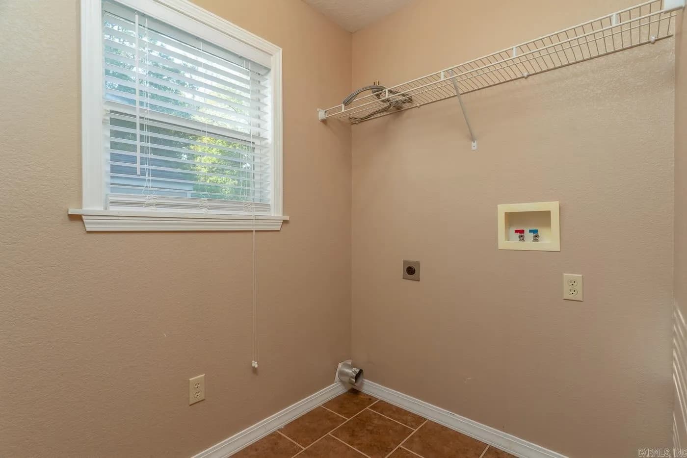 Property at 14  Yosemite dr. - Image 21