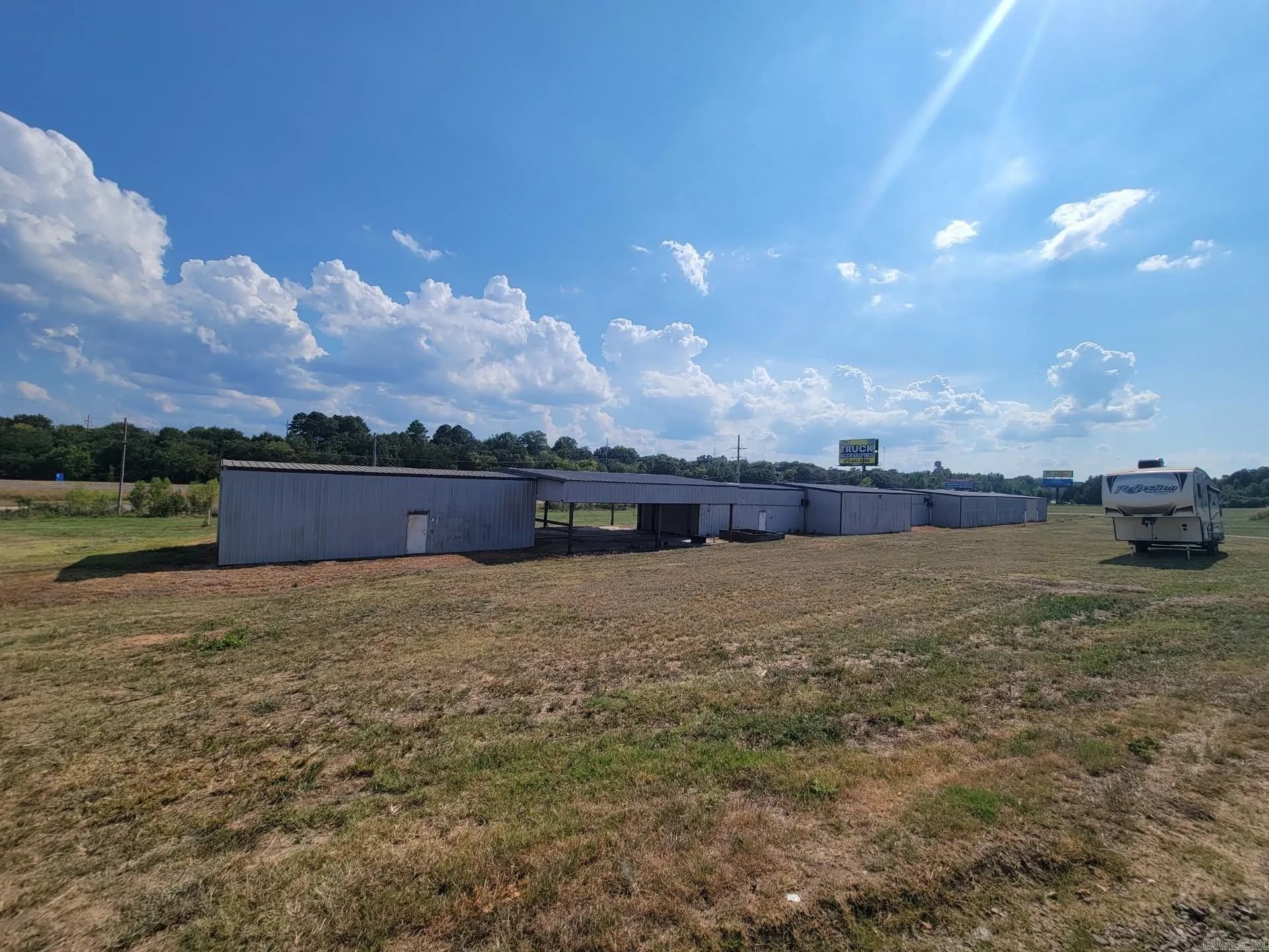Property at 307 W Parker - Image 6