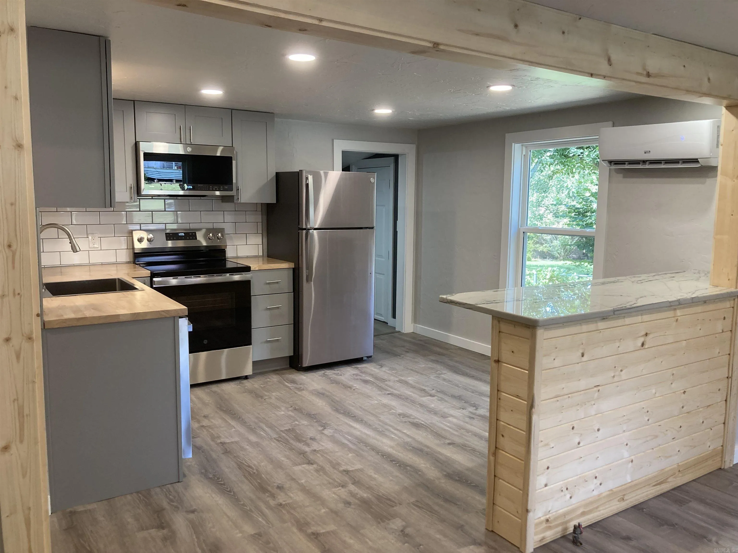 Property at 1007  9th - Image 19