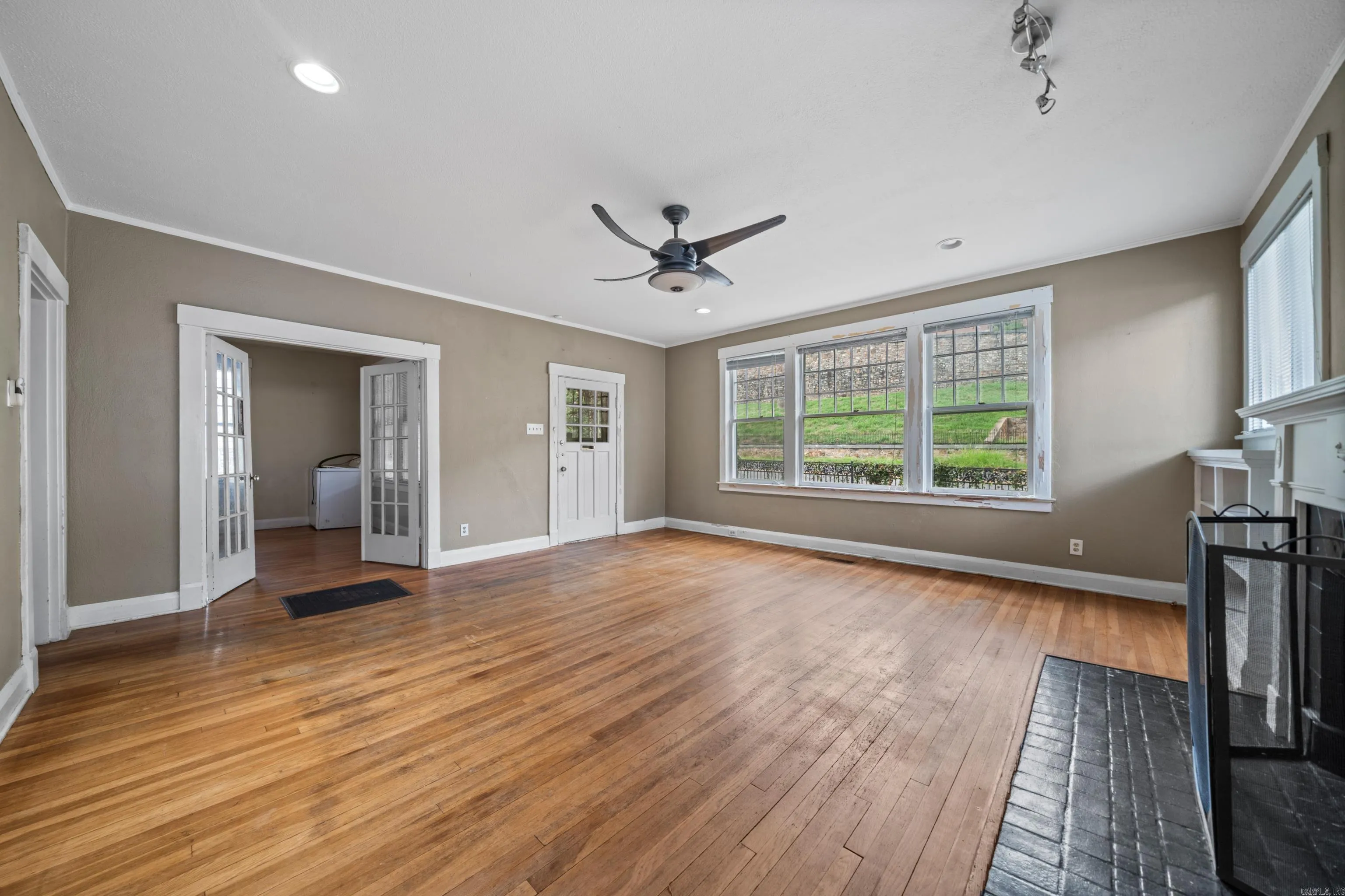 Property at 414  Reserve - Image 18