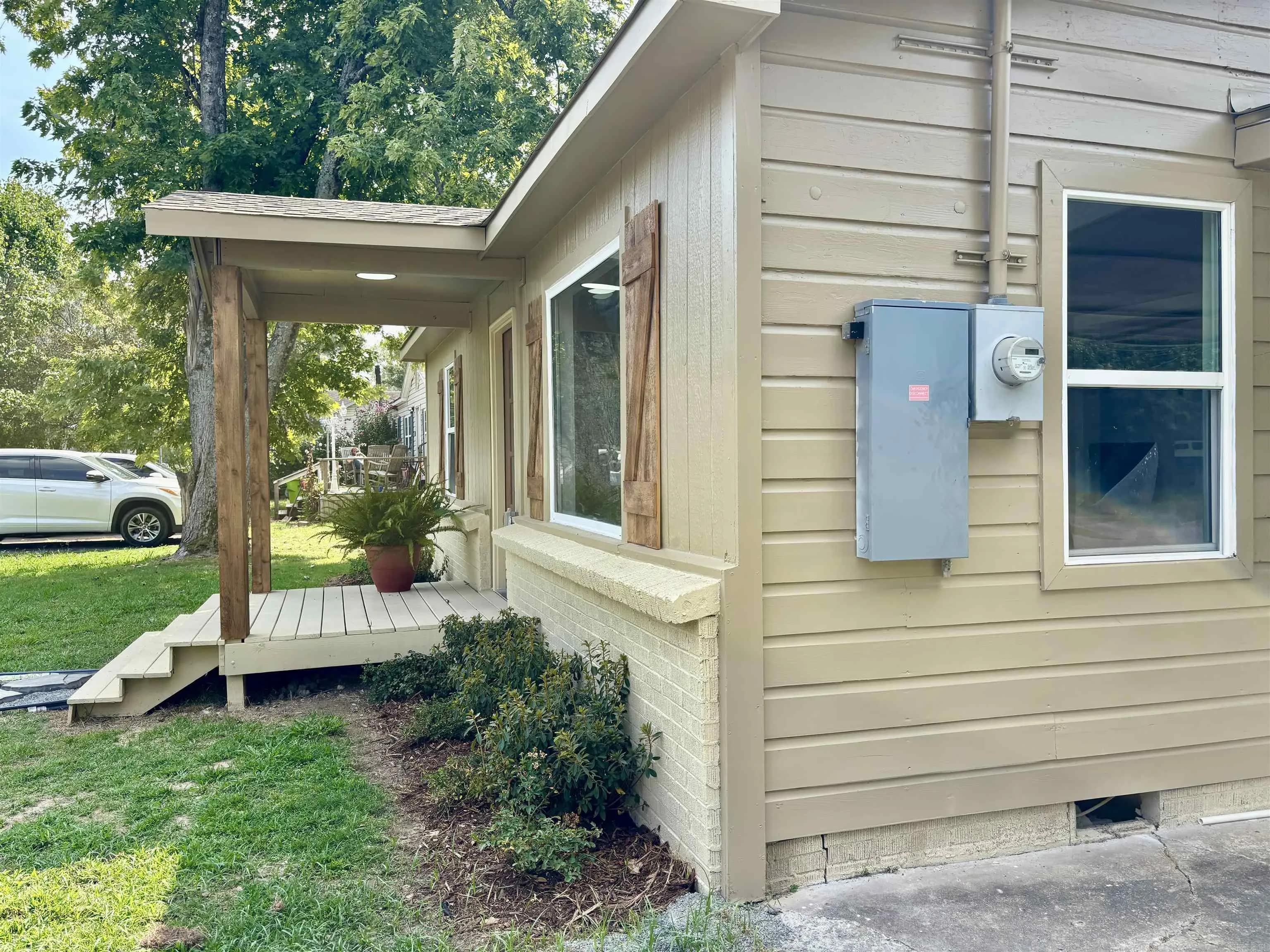 Property at 114  Lincoln - Image 2