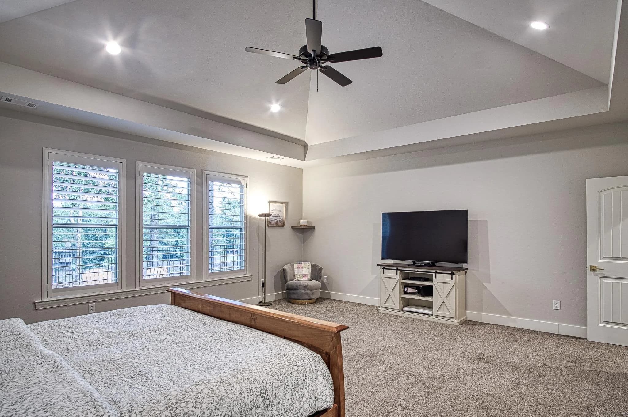 Property at 37  Elcano - Image 27