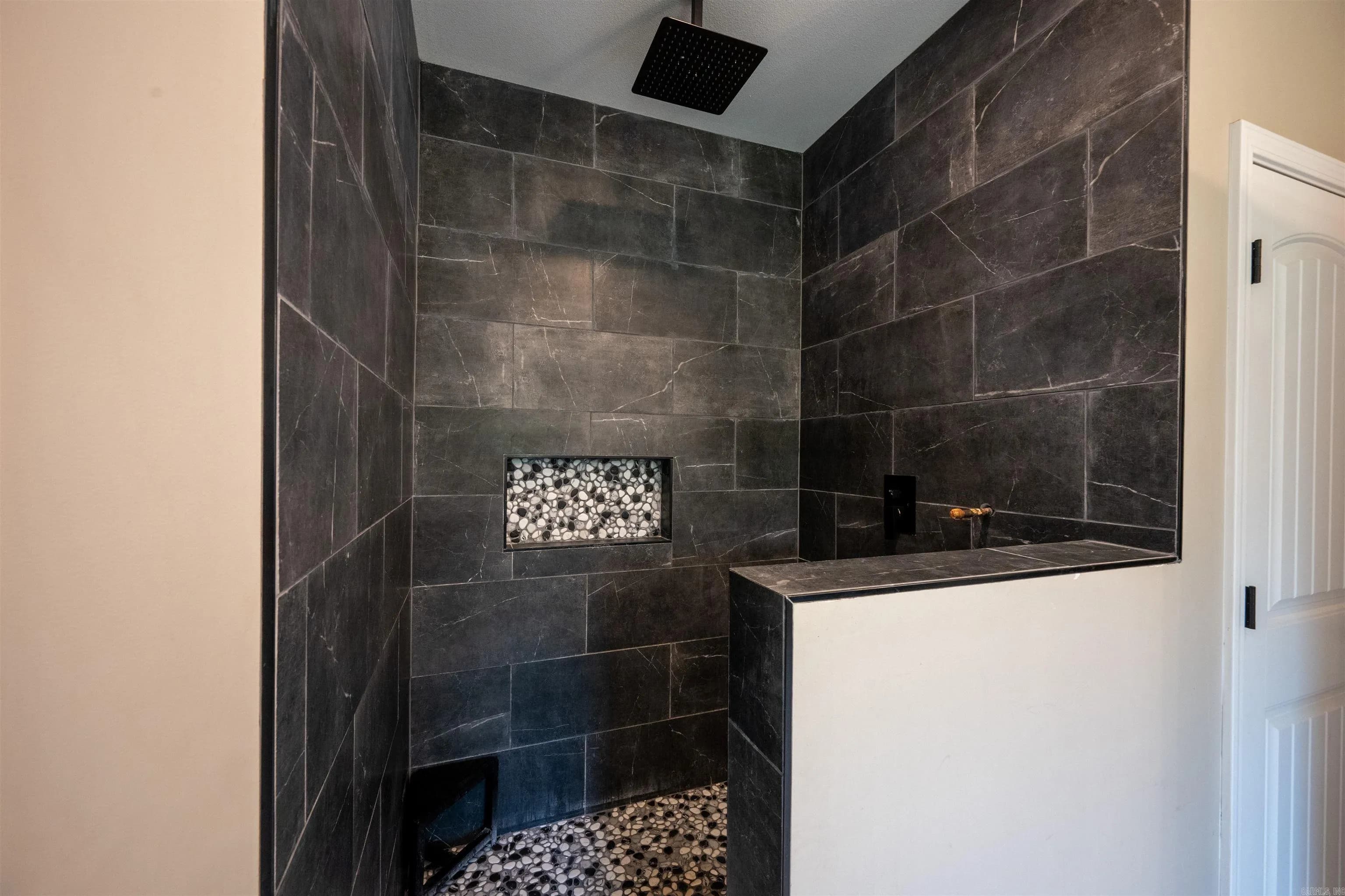 Property at 100 E Maxville - Image 15