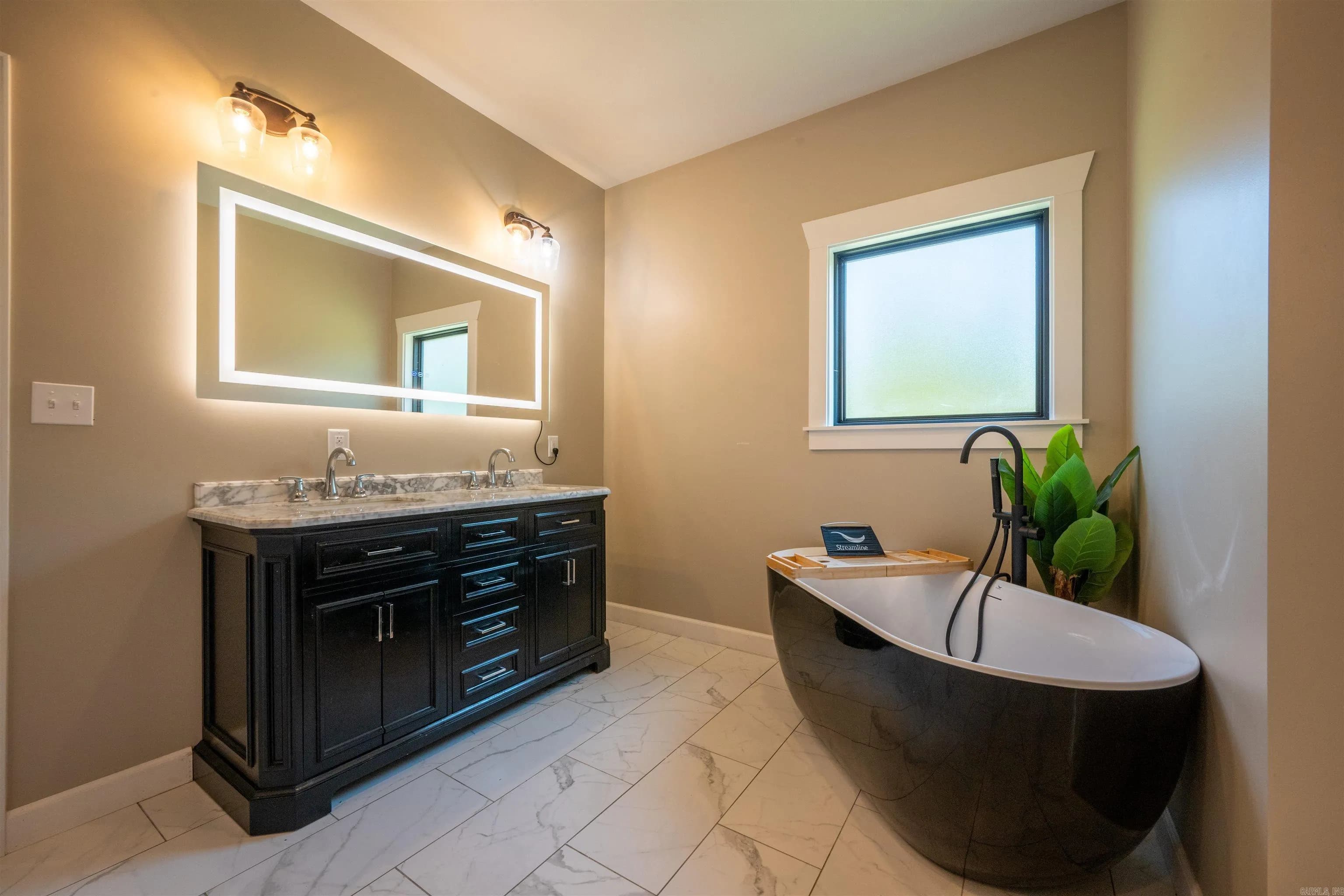 Property at 100 E Maxville - Image 24