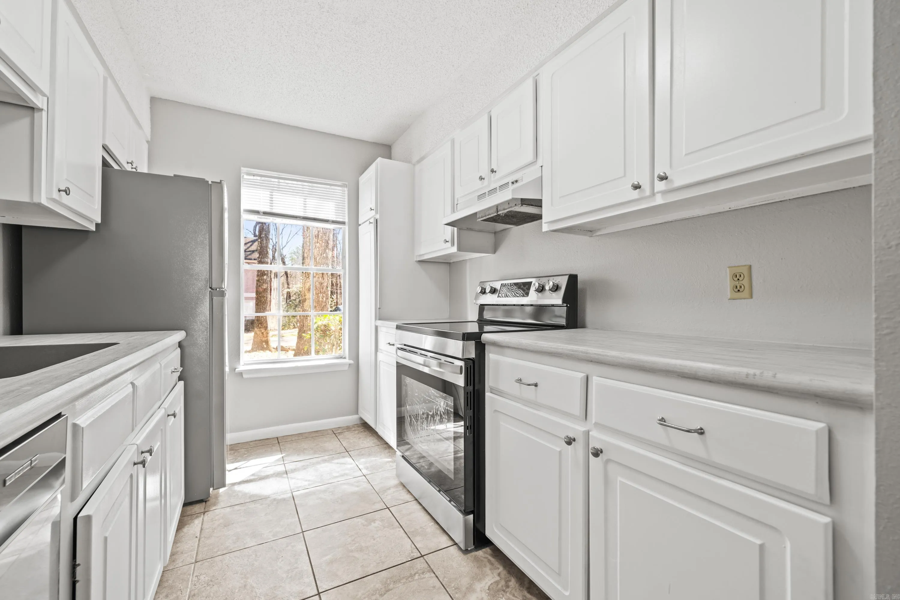 Property at 111  Emperado way - Image 12