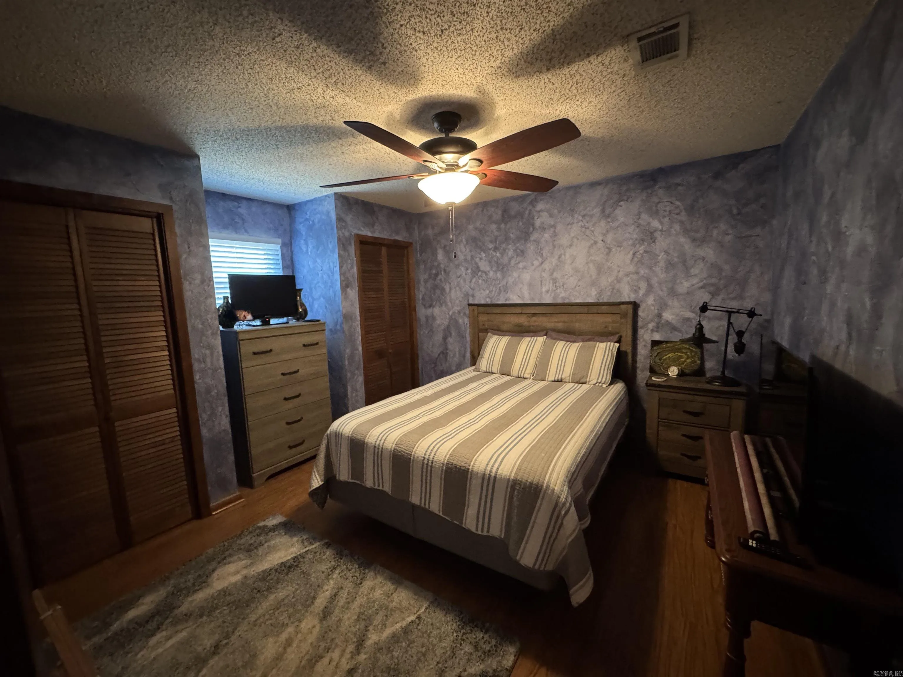 Property at 1012 S Leslie - Image 25