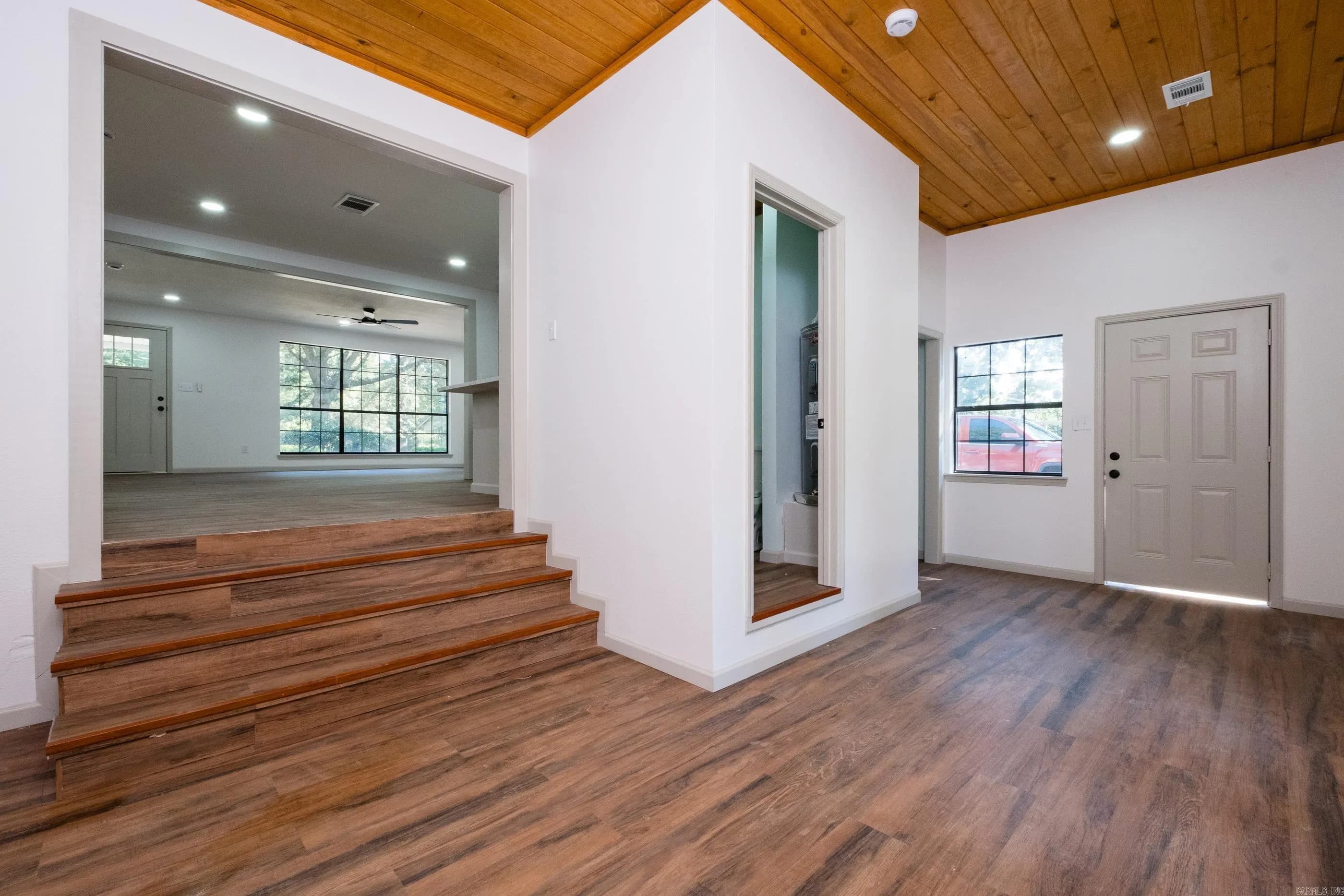 Property at 306 SE 1st - Image 37