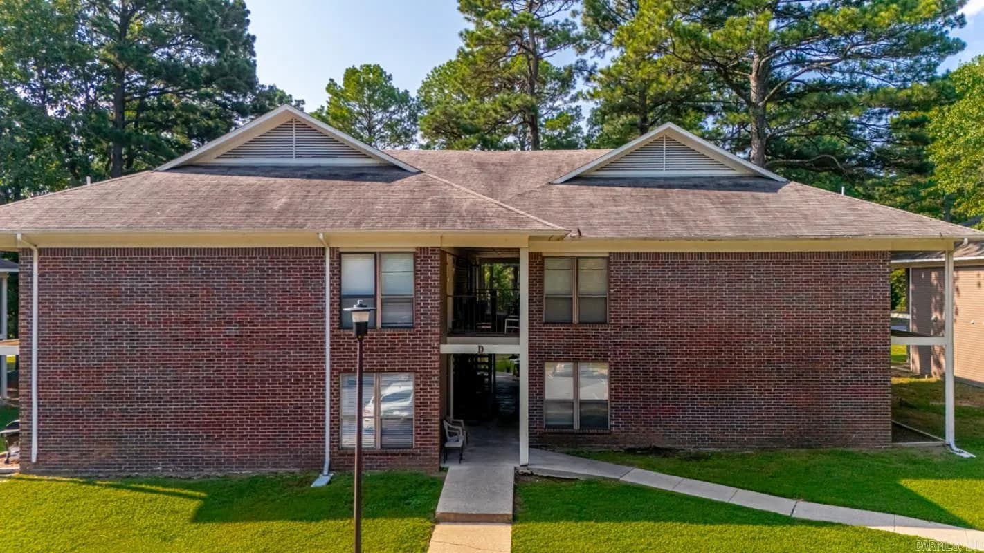 Property at 1810  Bishop - Image 8