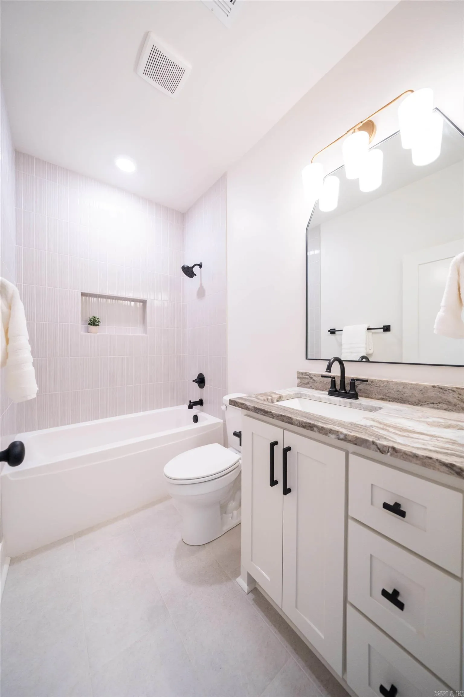 Property at 70  Corniche - Image 21