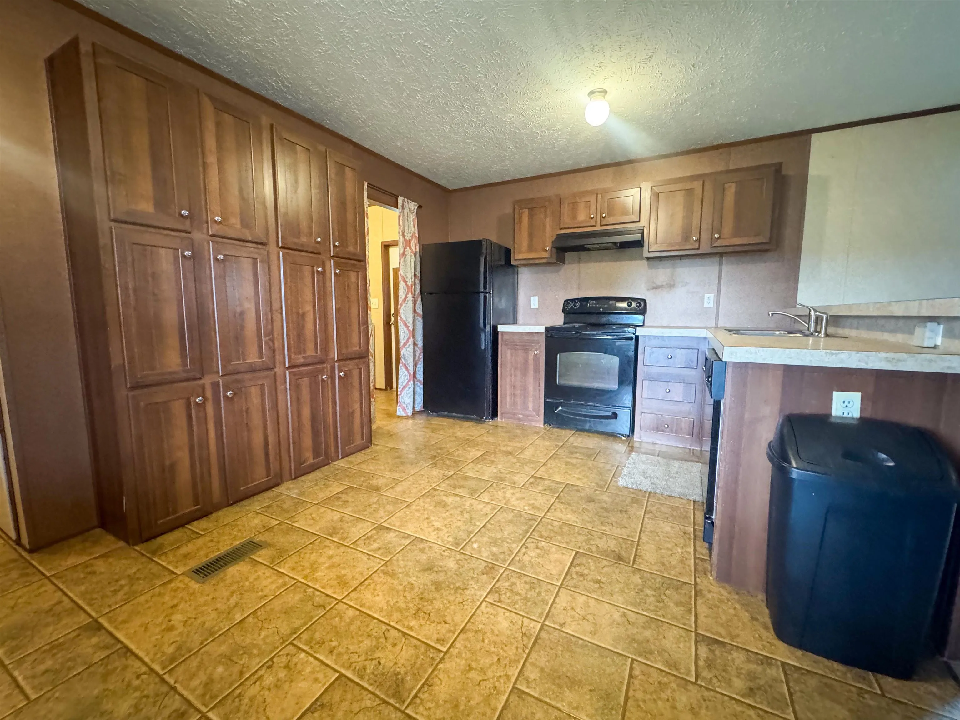 Property at 188  Red hawk - Image 21