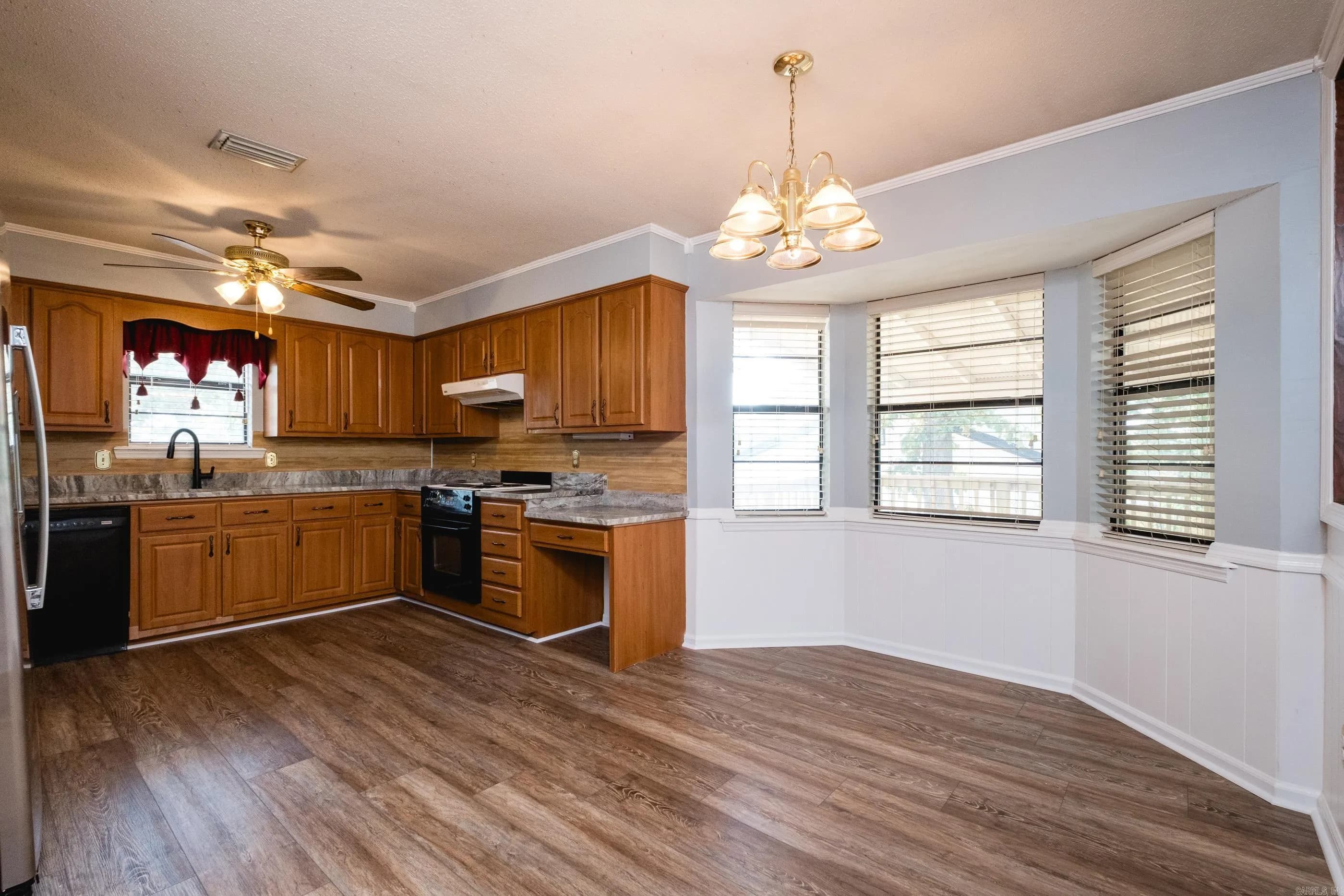 Property at 2  Wellington - Image 17