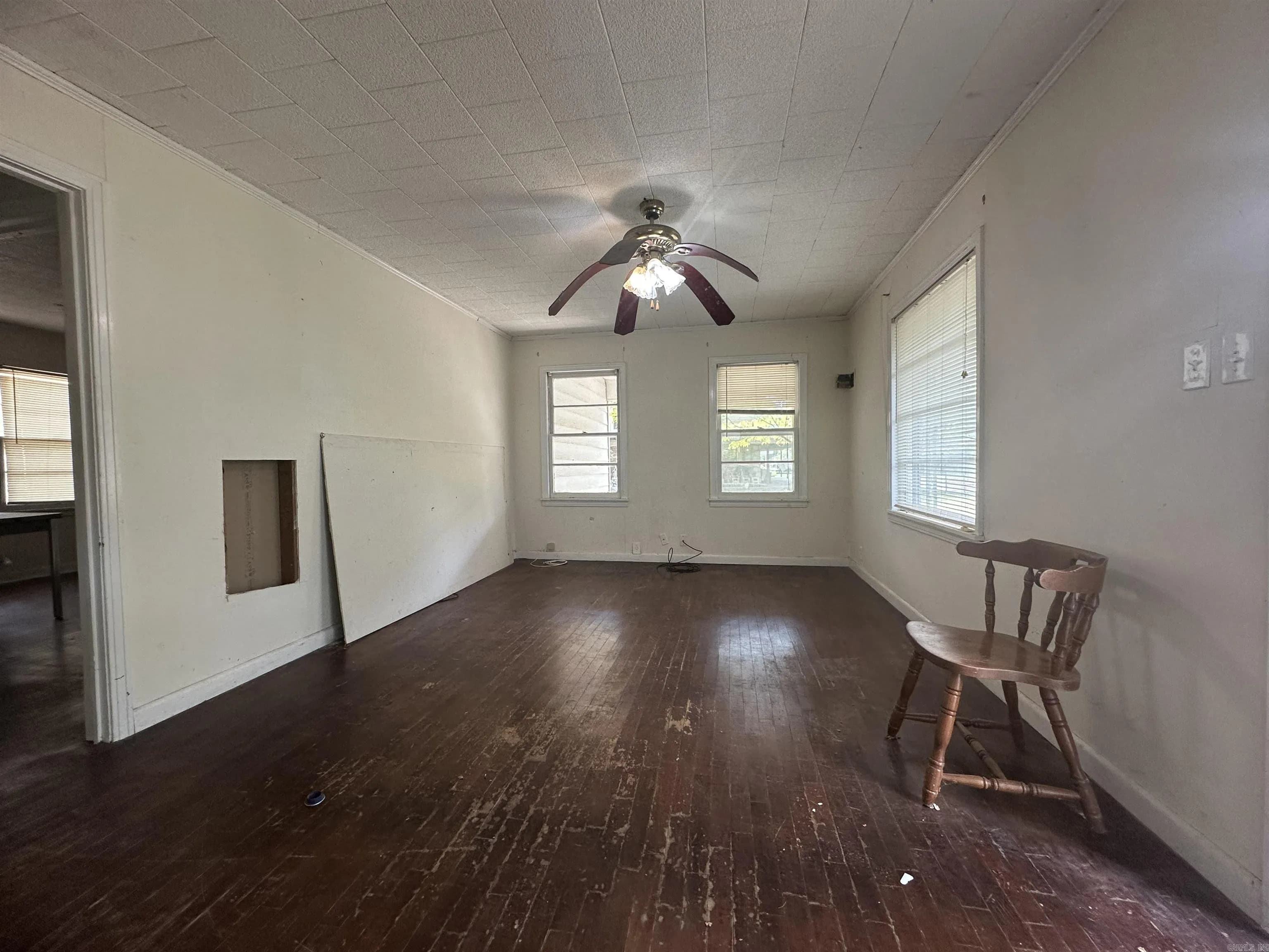 Property at 704  N. cypress - Image 6