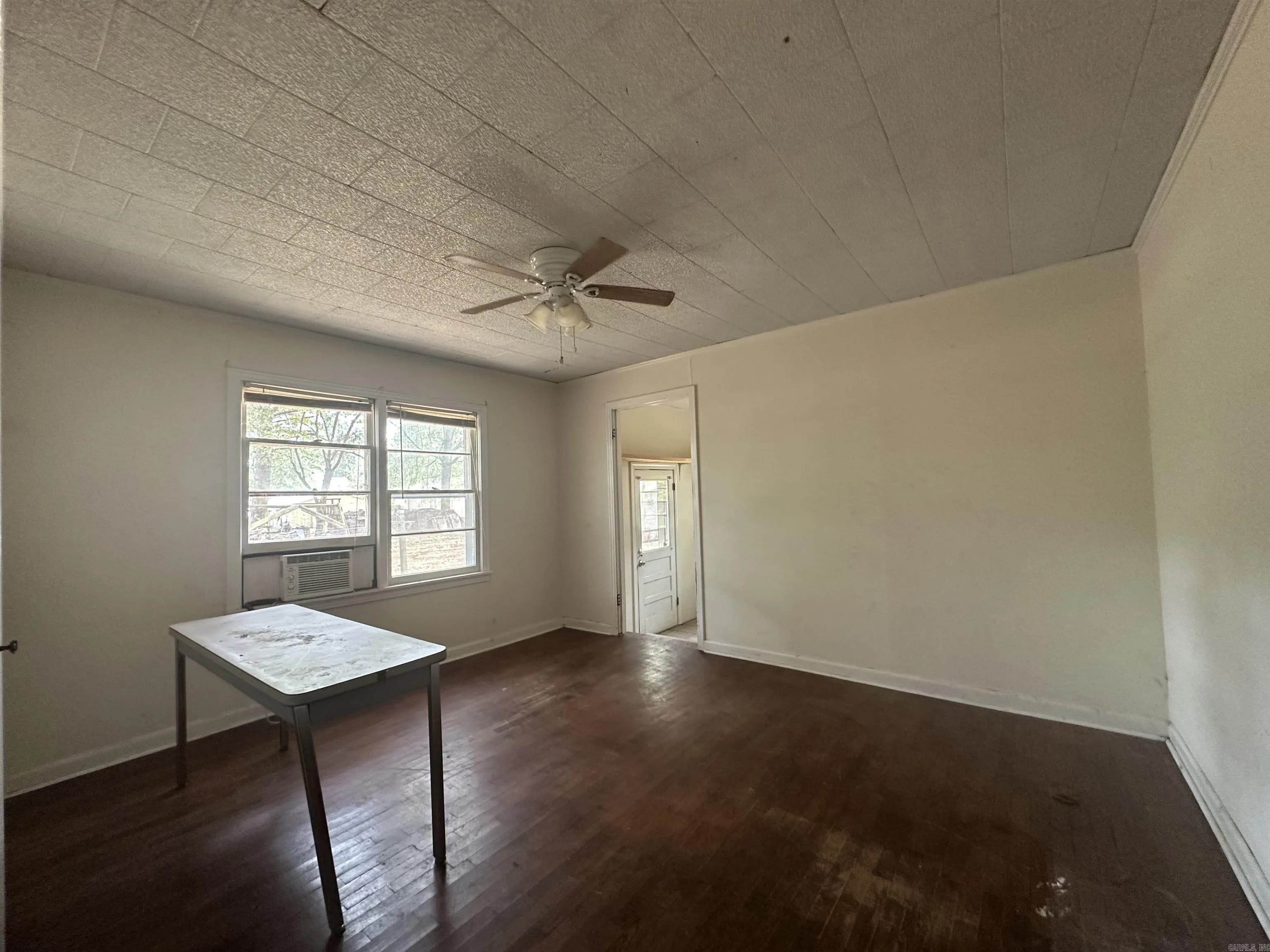 Property at 704  N. cypress - Image 18