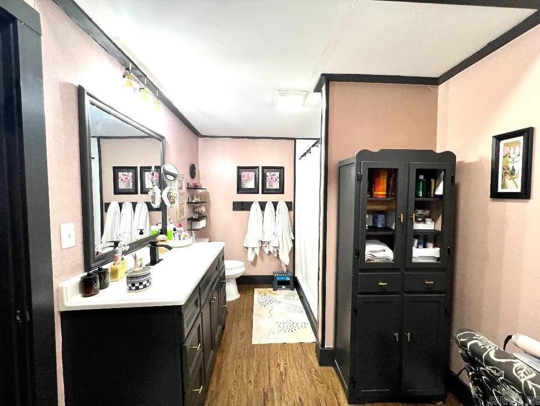Property at 204  Morrison - Image 28