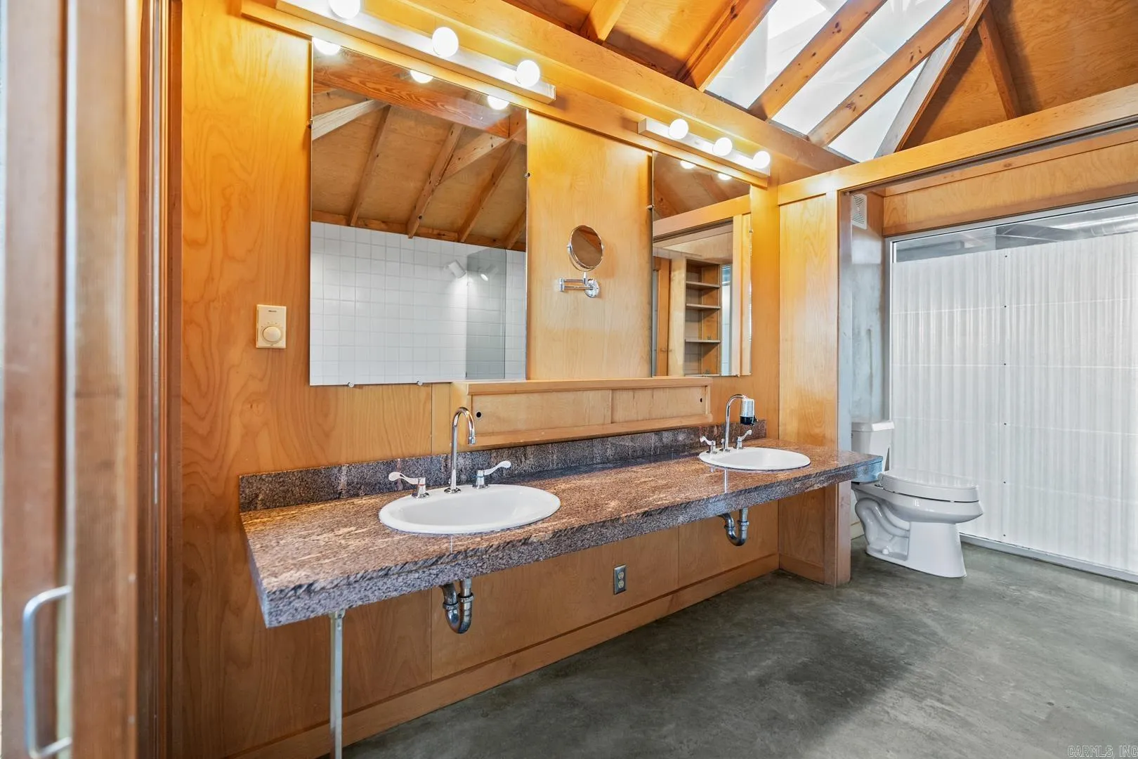 Property at 1509 S Louisiana - Image 32