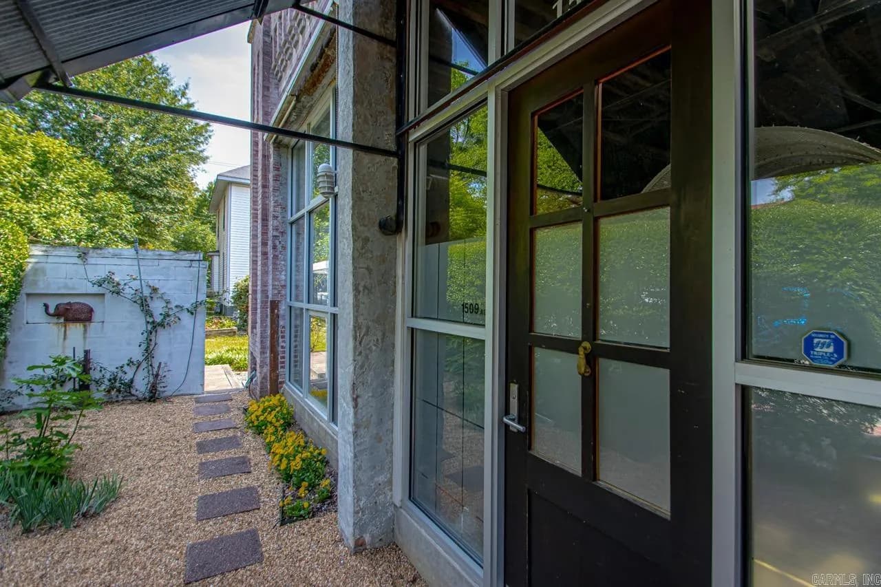 Property at 1509 S Louisiana - Image 2