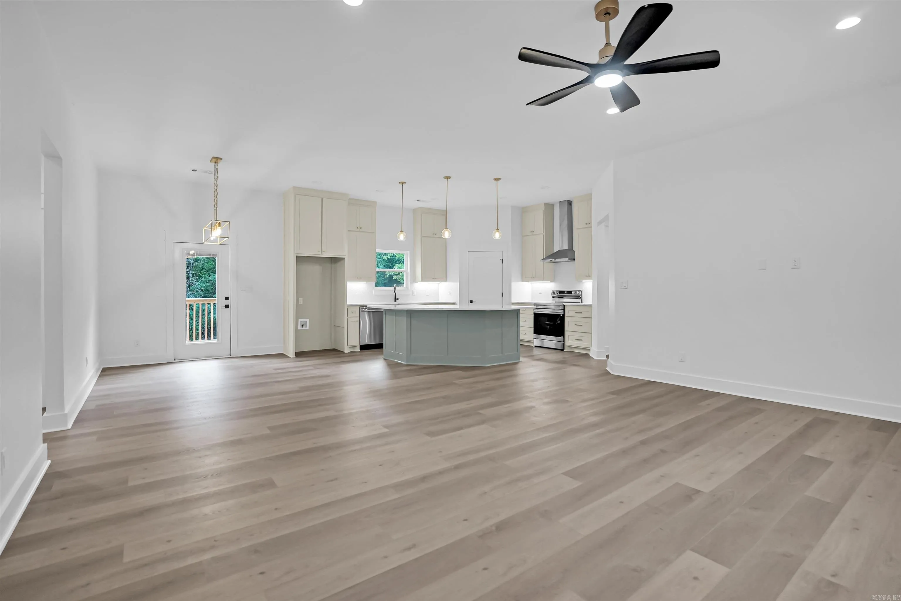 Property at 340  Sellers - Image 9