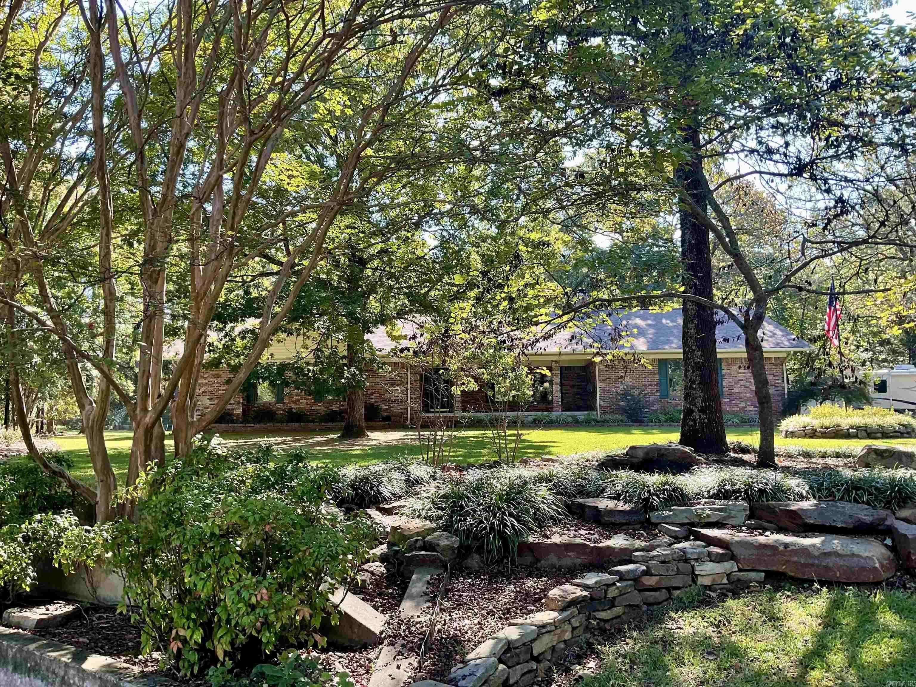 Property at 18  Southridge - Image 50