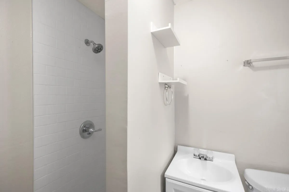 Property at 709  Hill - Image 22