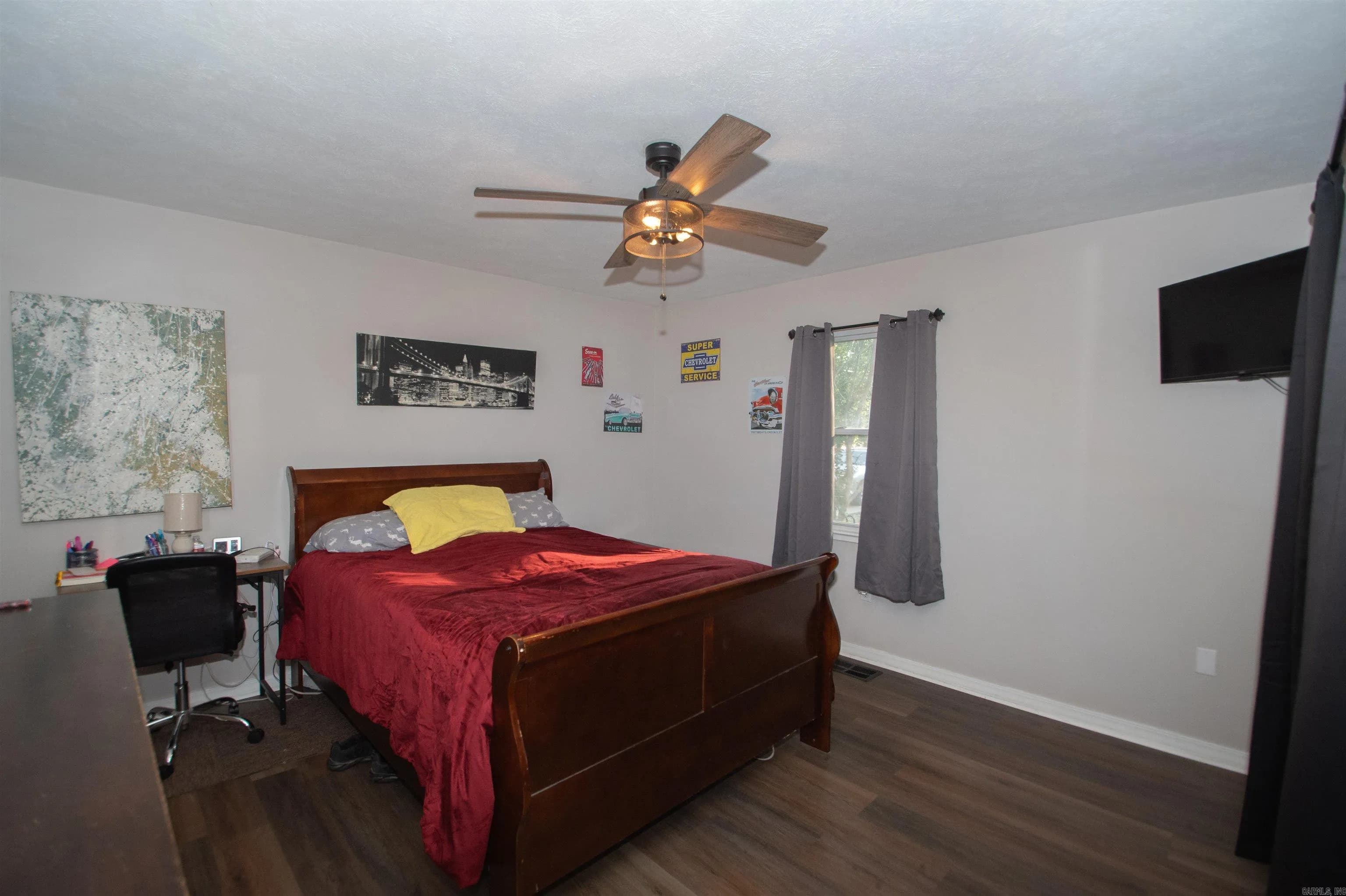 Property at 801 N Beech - Image 14