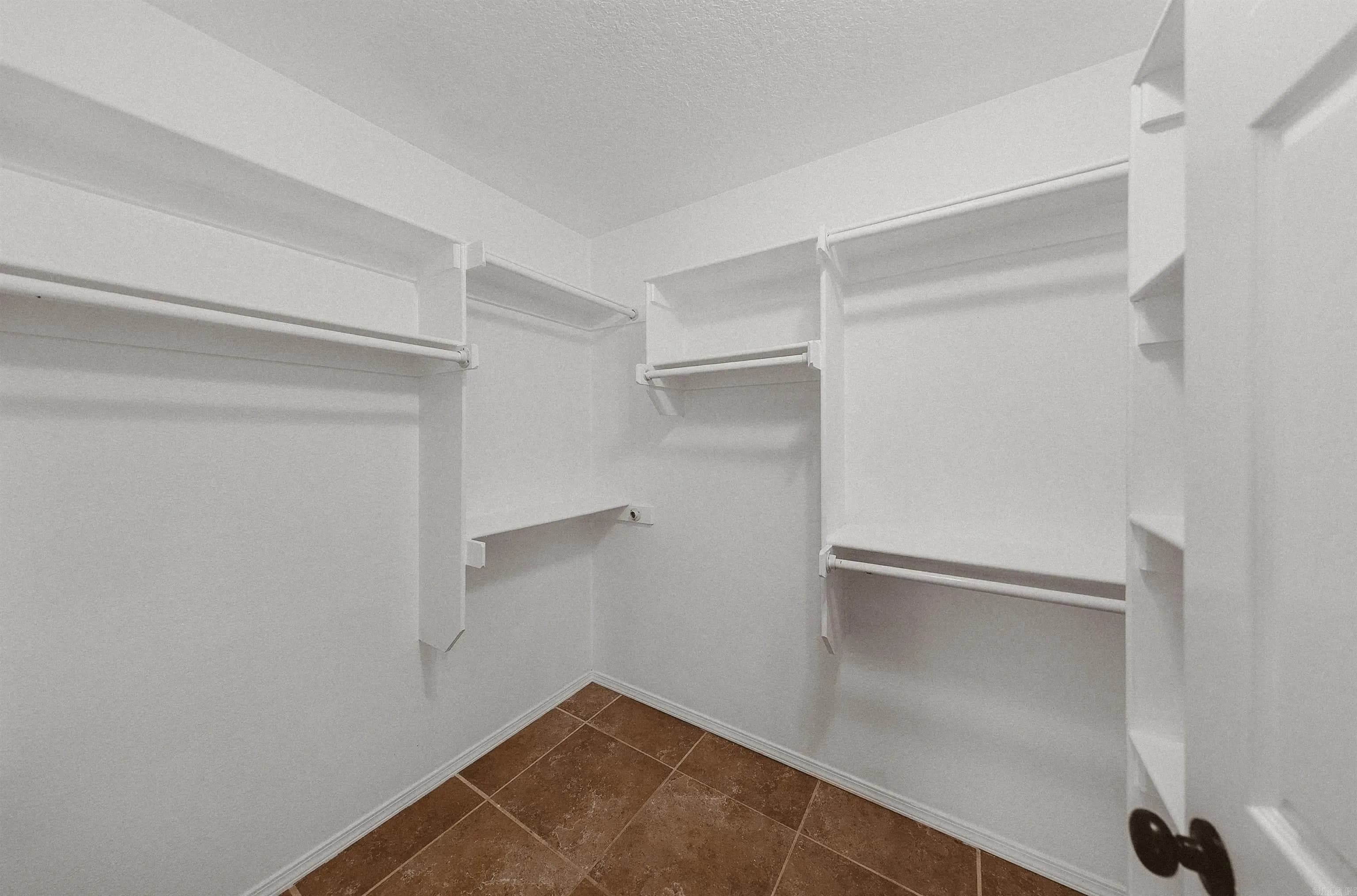 Property at 393  Cascade - Image 14